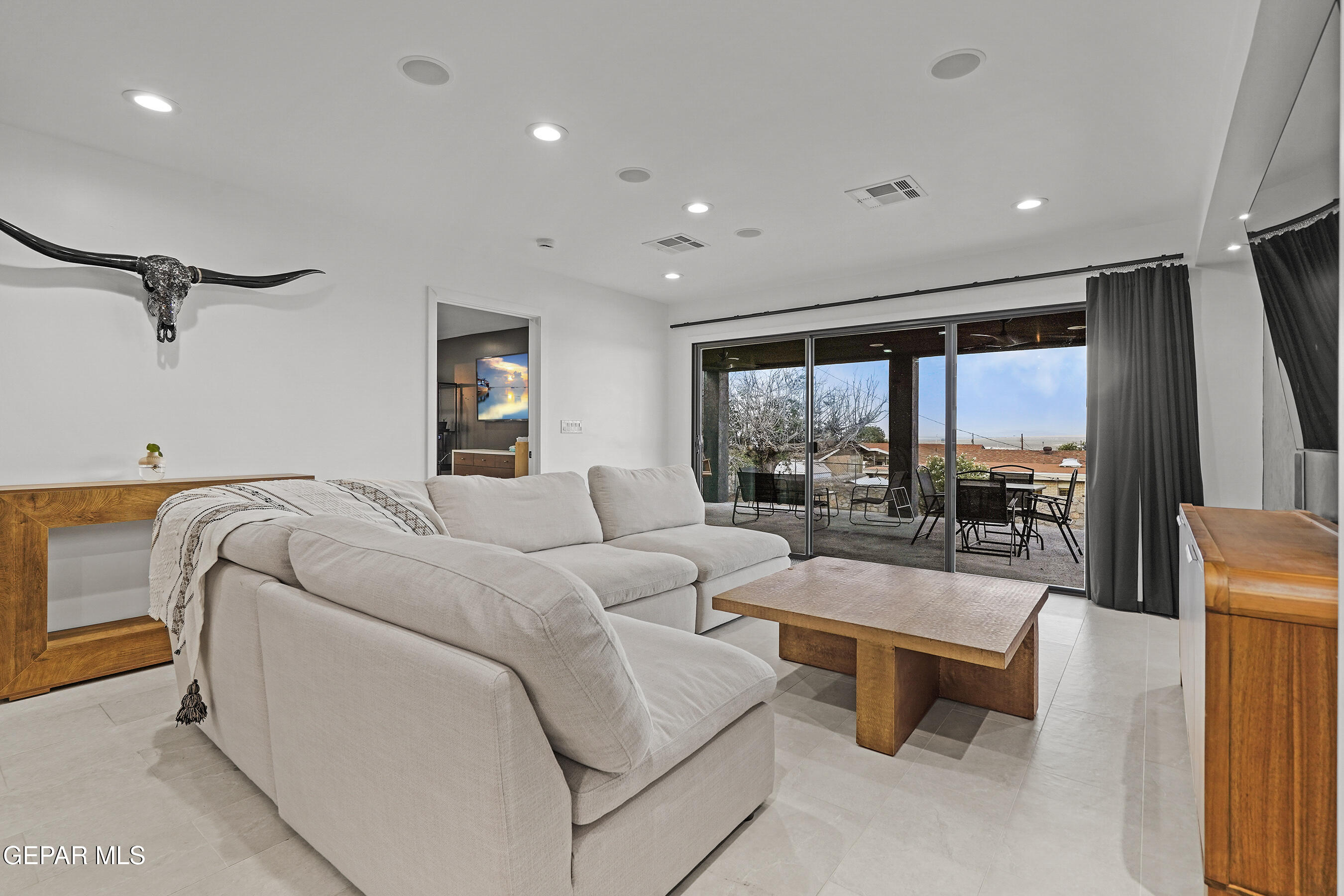 8300 SOLAR Place