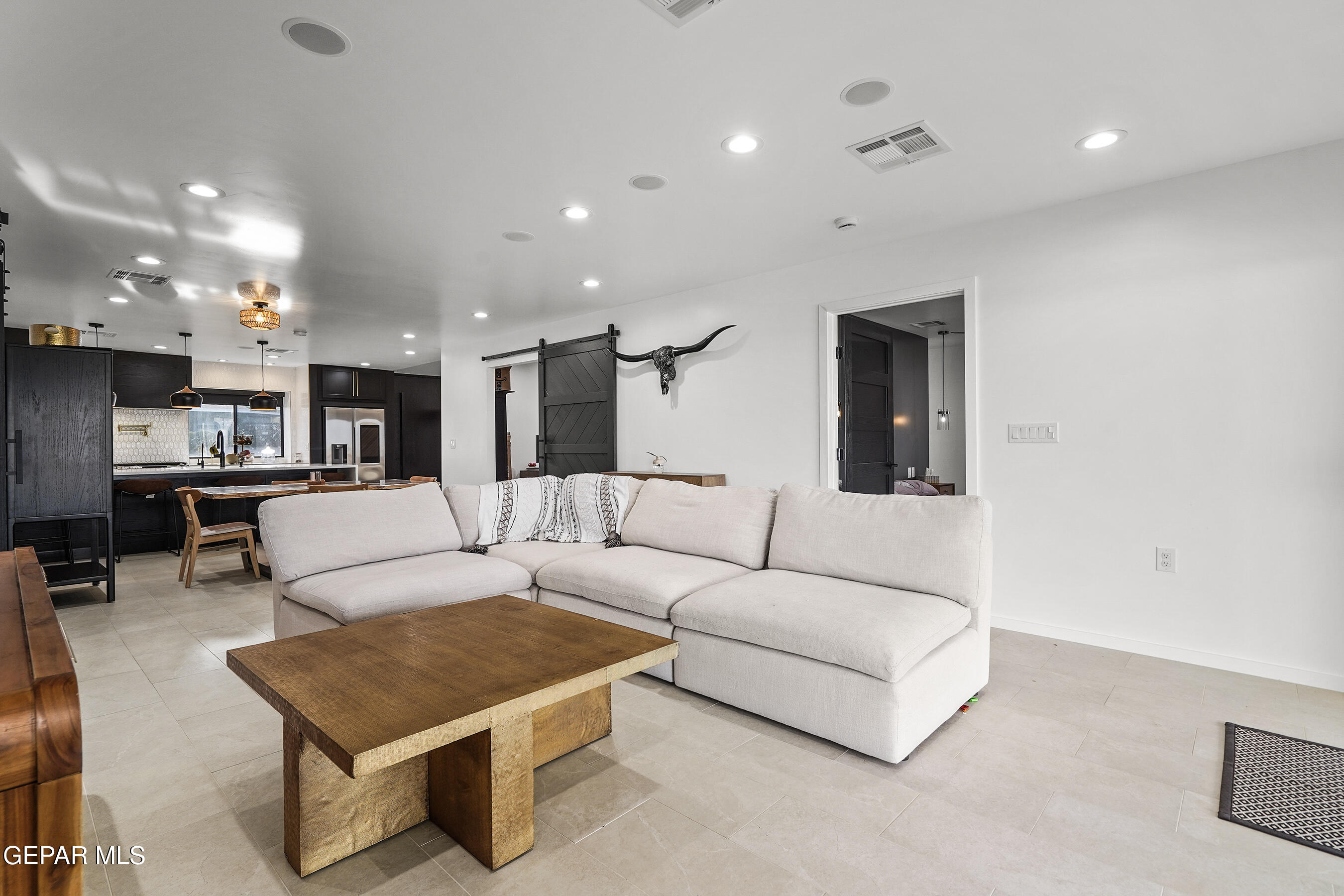 8300 SOLAR Place