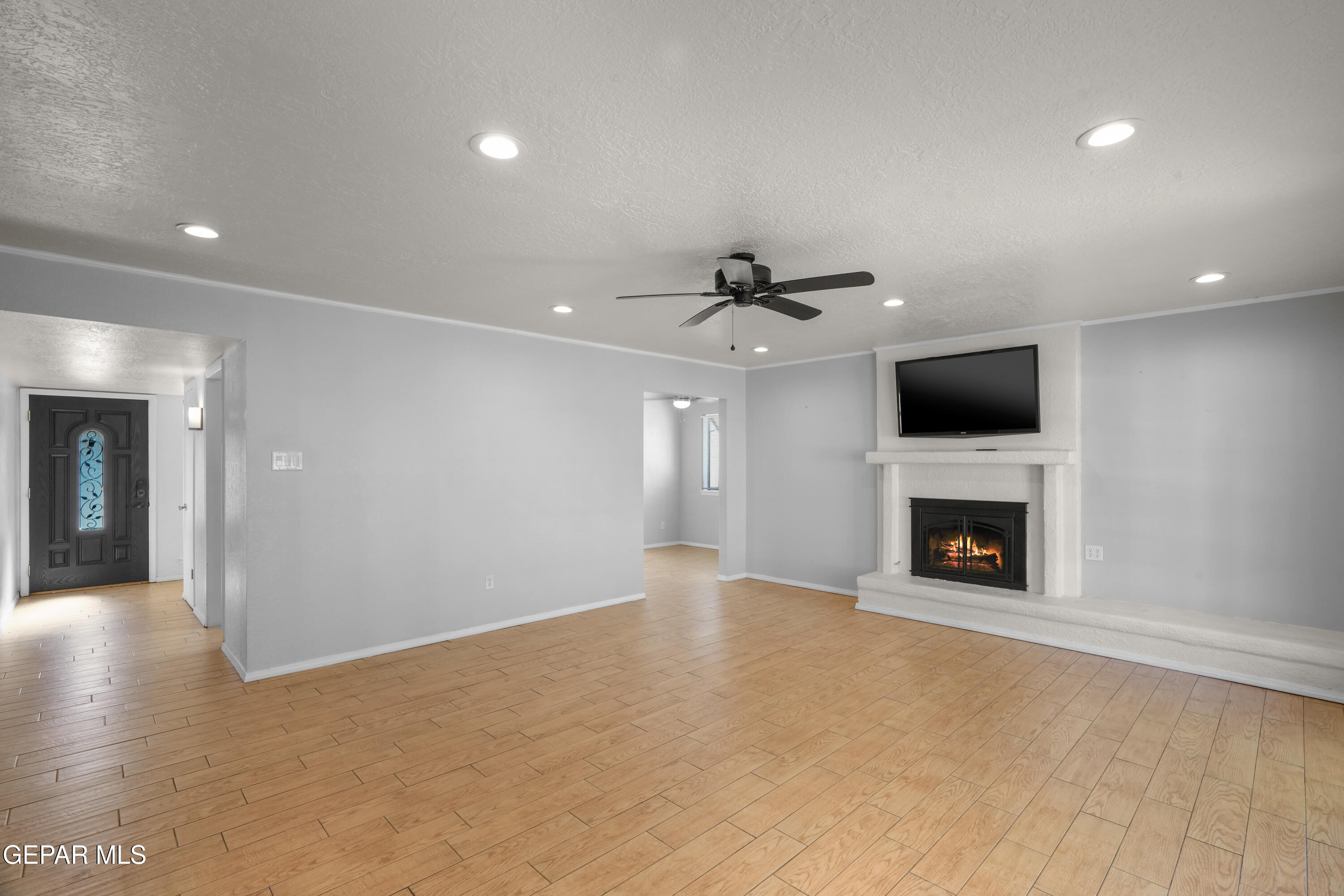 6957 GRANERO Drive
