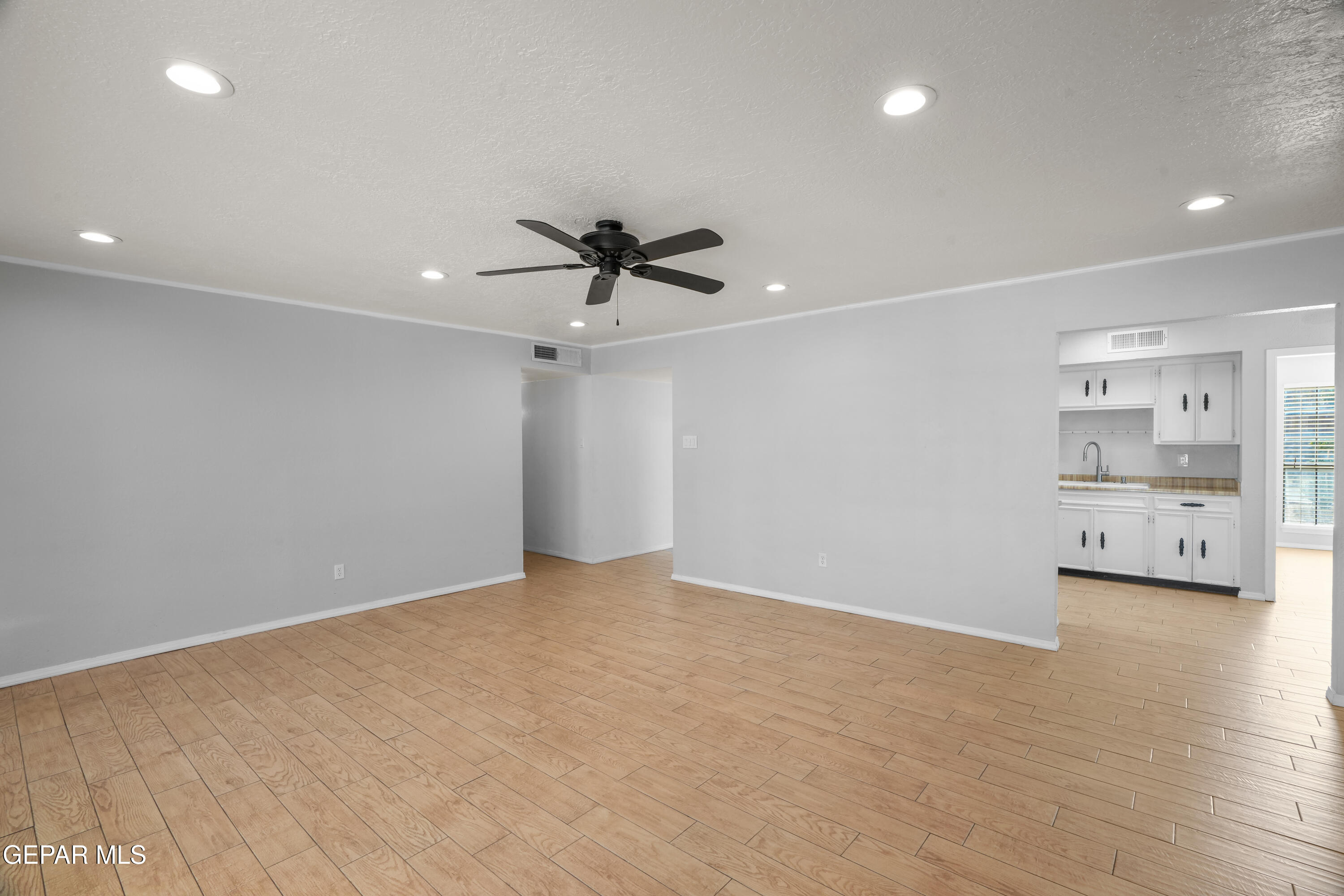 6957 GRANERO Drive