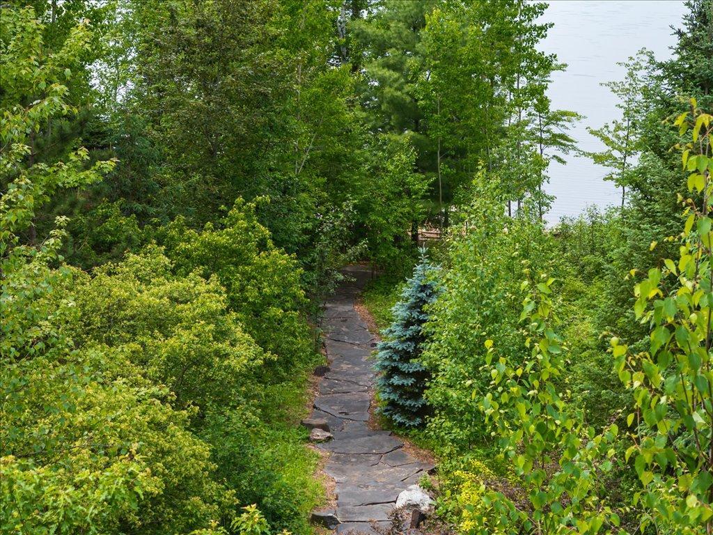5637 Birch Bark Landing