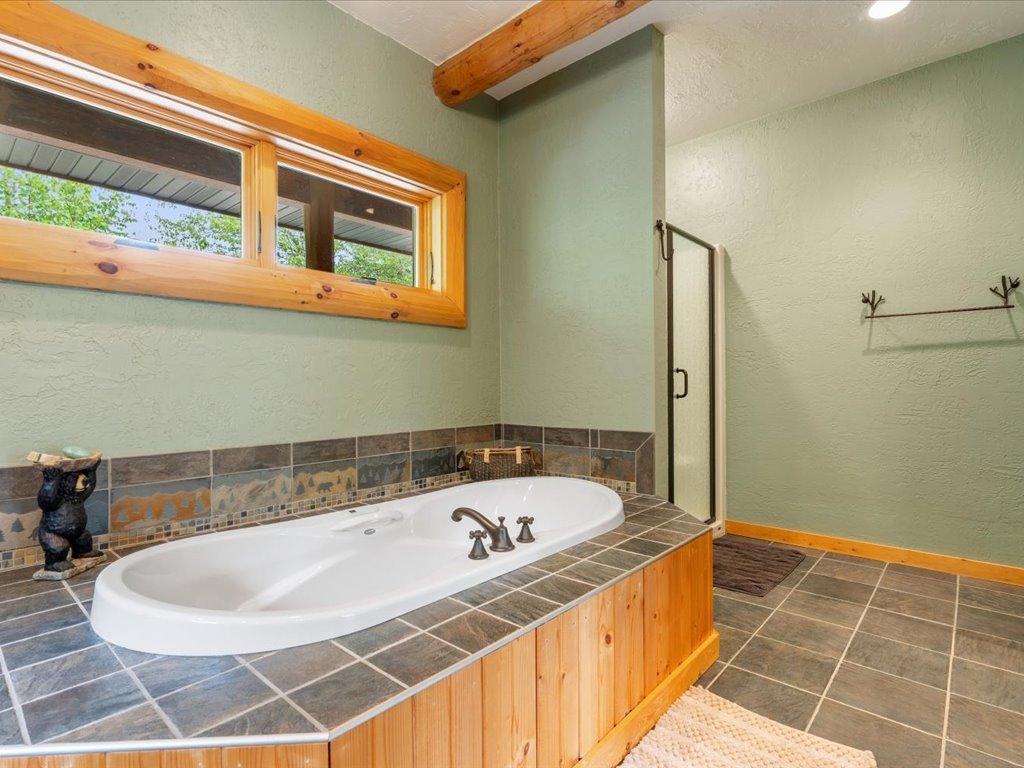 5637 Birch Bark Landing