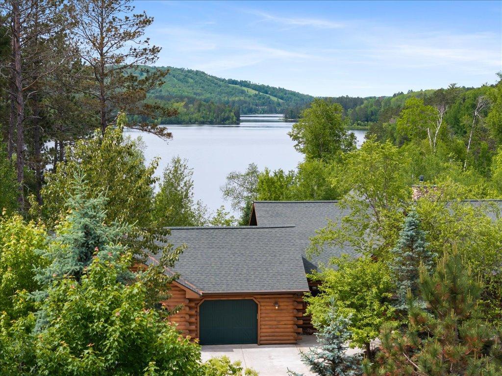 5637 Birch Bark Landing