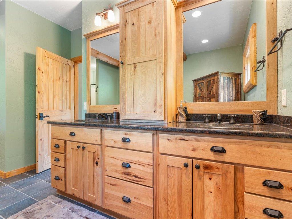 5637 Birch Bark Landing