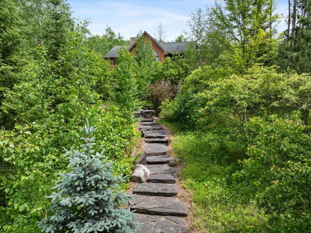 5637 Birch Bark Landing