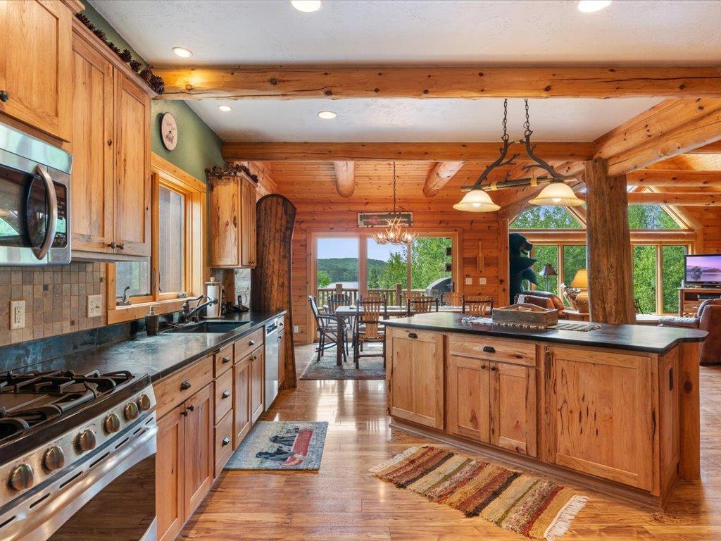 5637 Birch Bark Landing