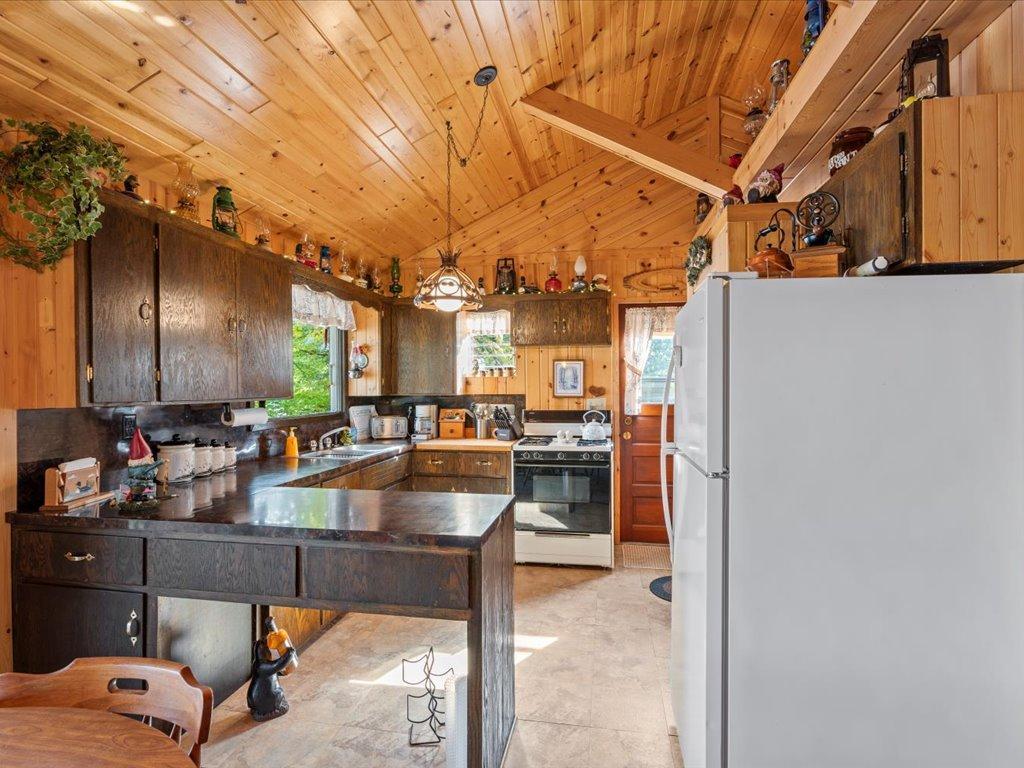 51188 Long Point Place