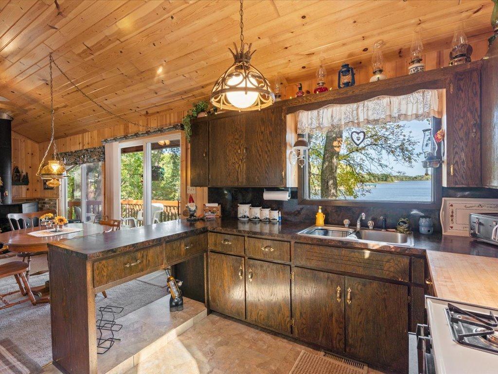 51188 Long Point Place