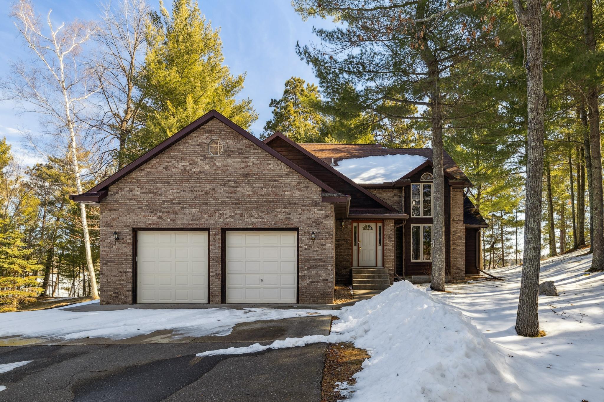 2708 Chimney Point Drive NW