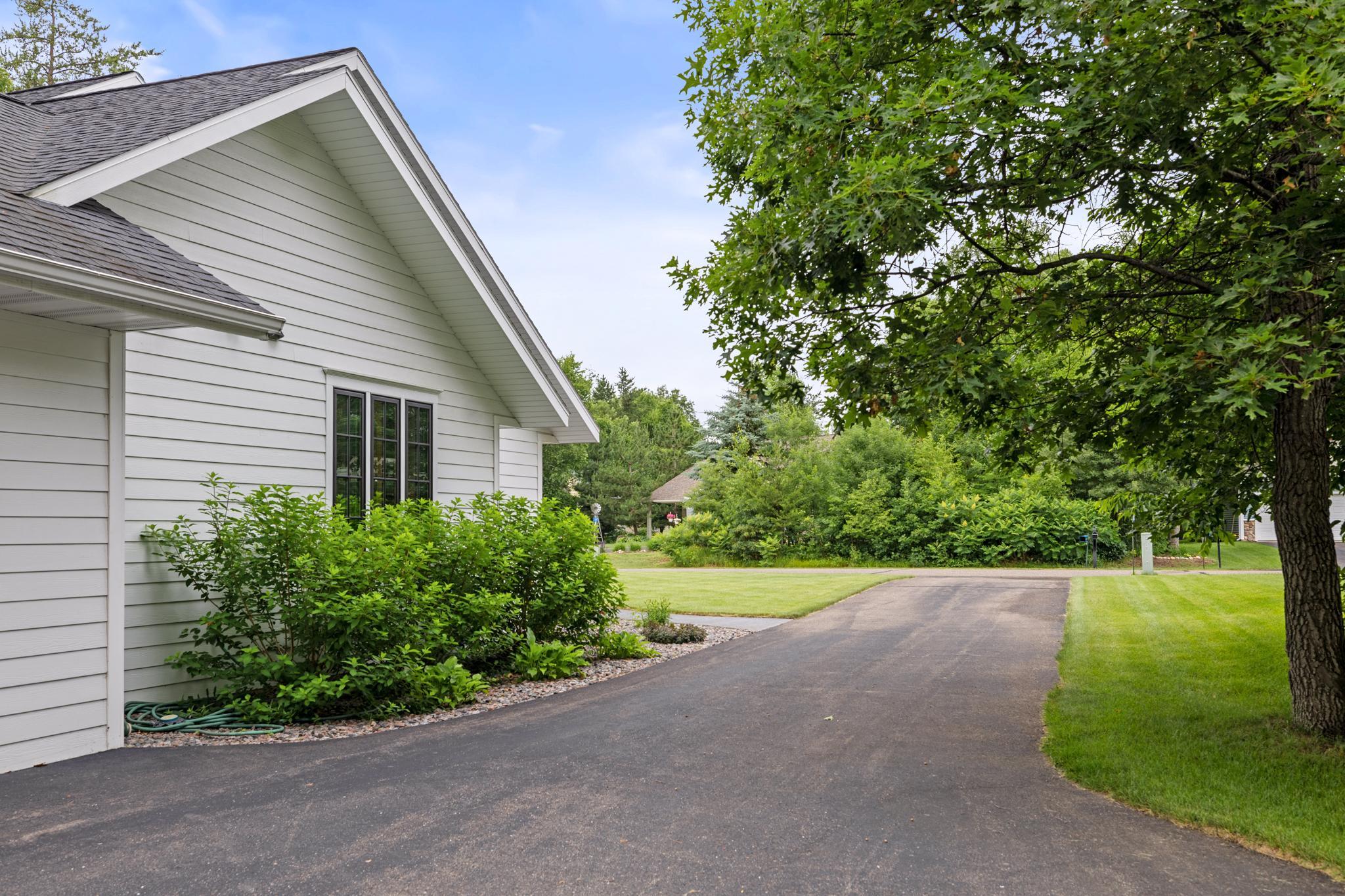 24826 Cove Trail