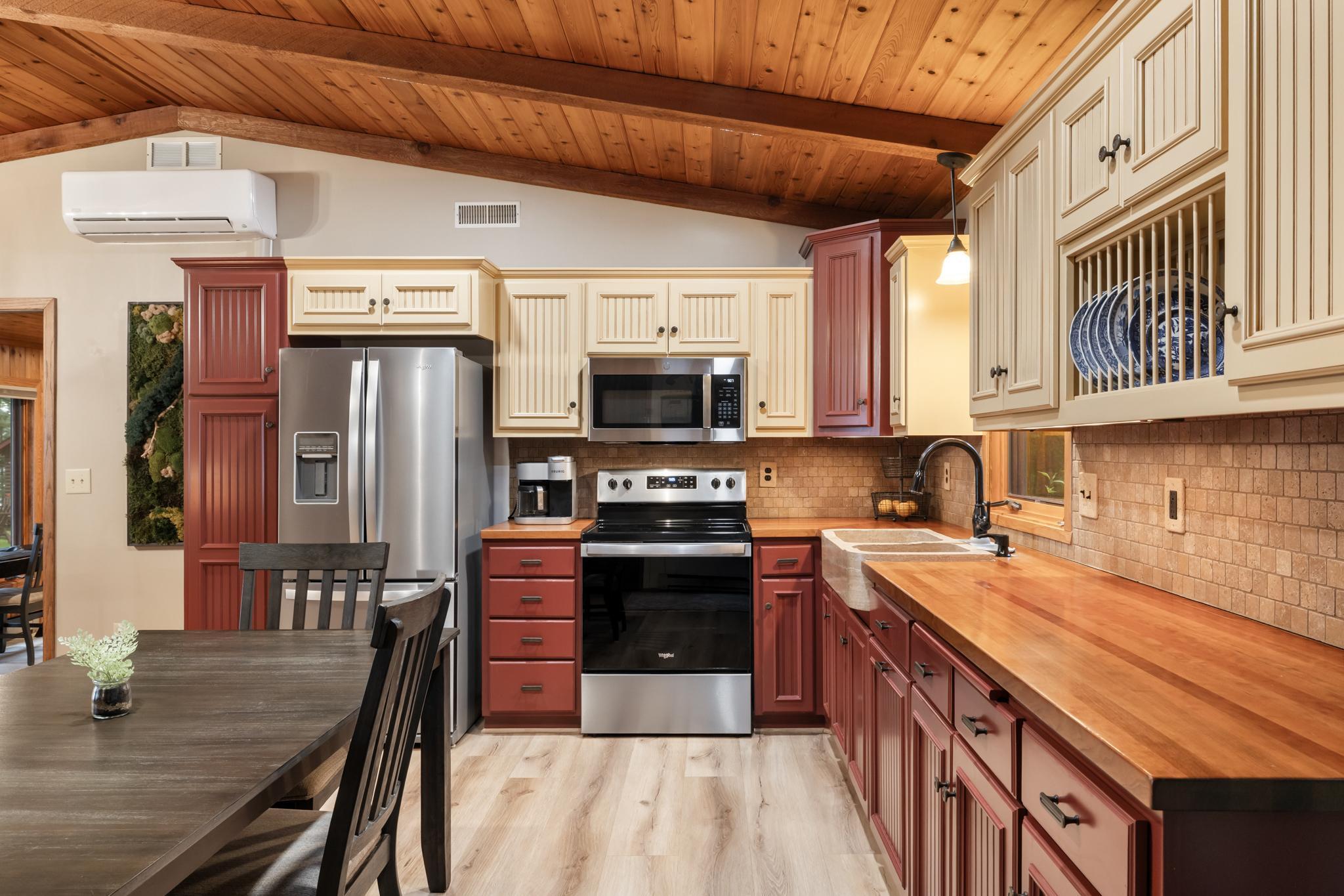 6622 Wildflower Lane