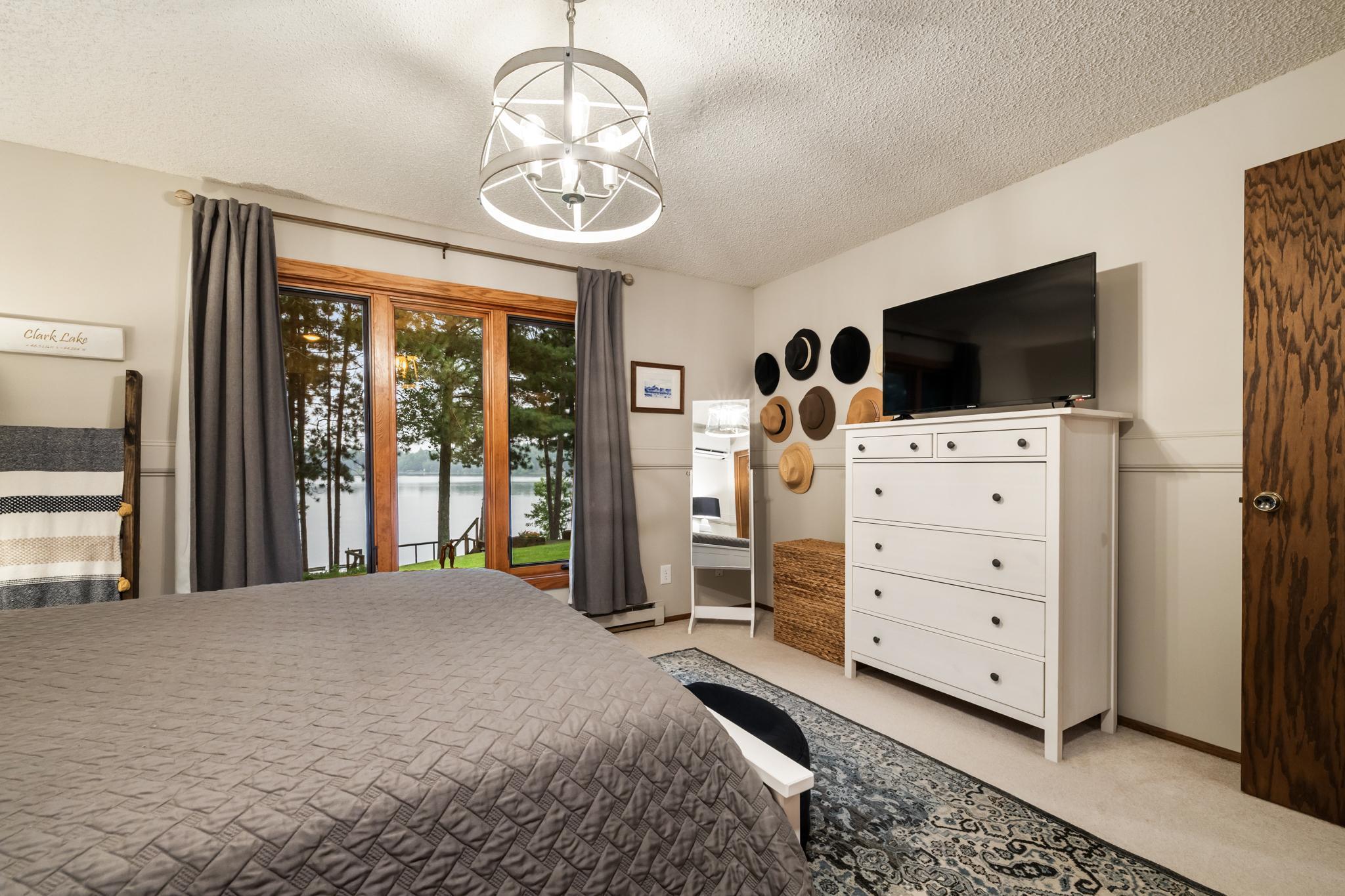 6622 Wildflower Lane