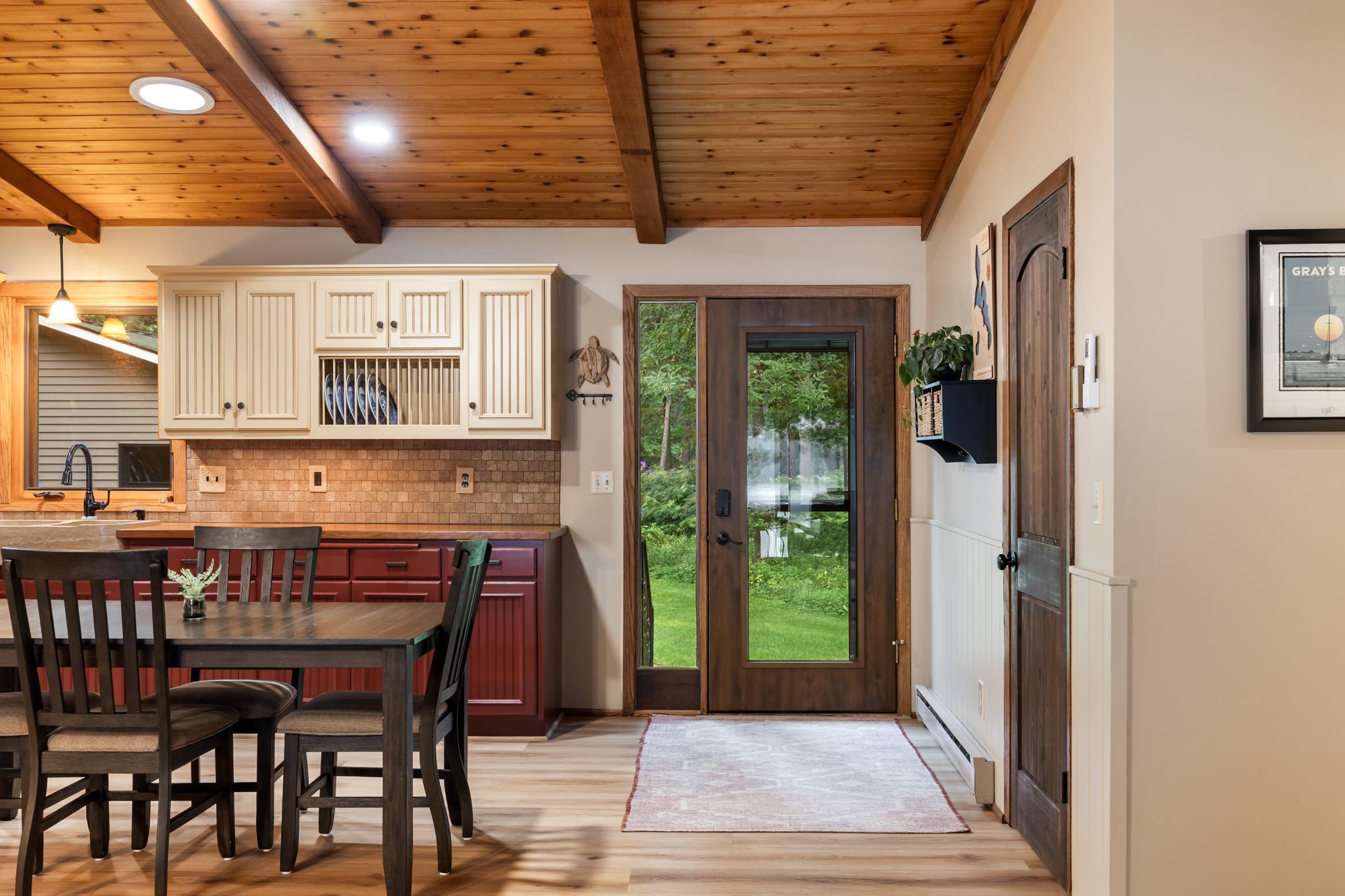 6622 Wildflower Lane