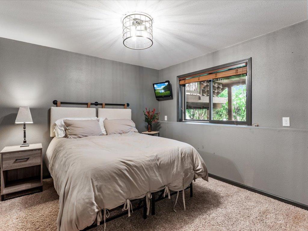 14462 Grand Oaks Drive