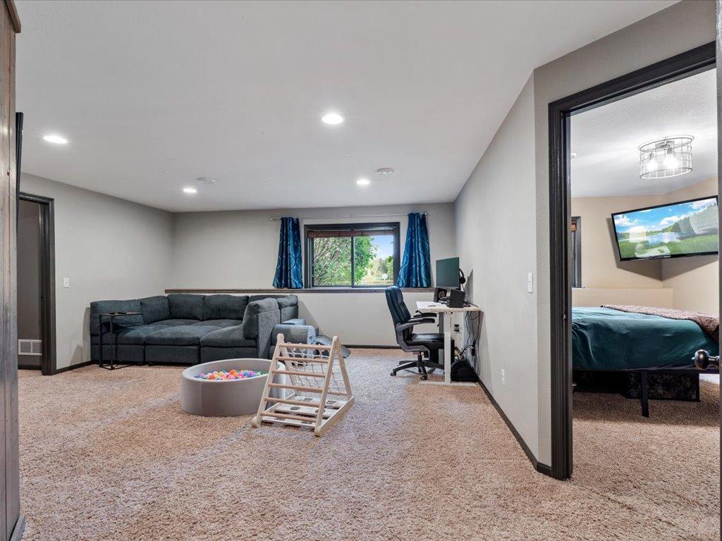 14462 Grand Oaks Drive