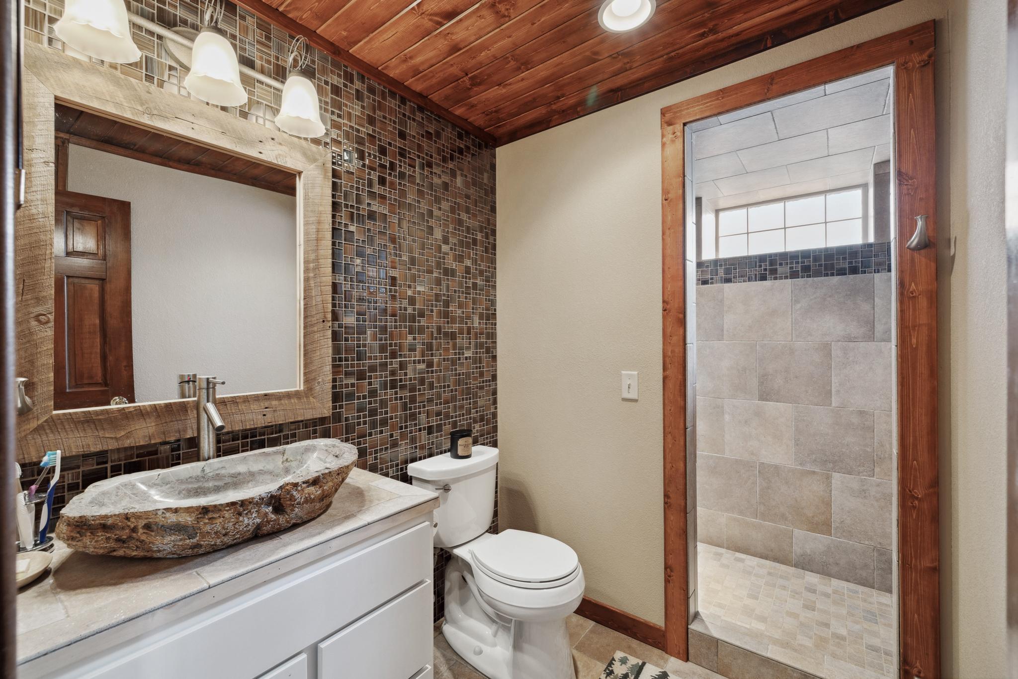 12037 Northgate Lane