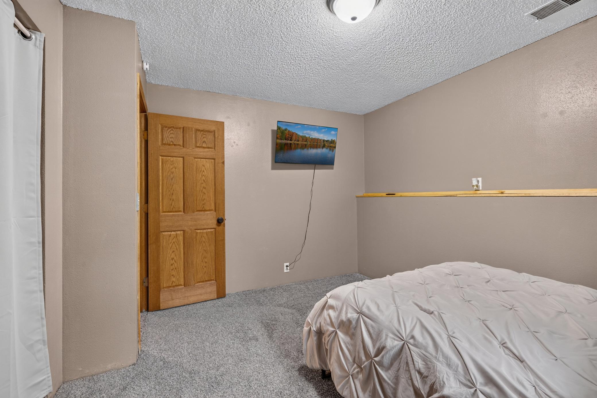 16046 Woodrow Road