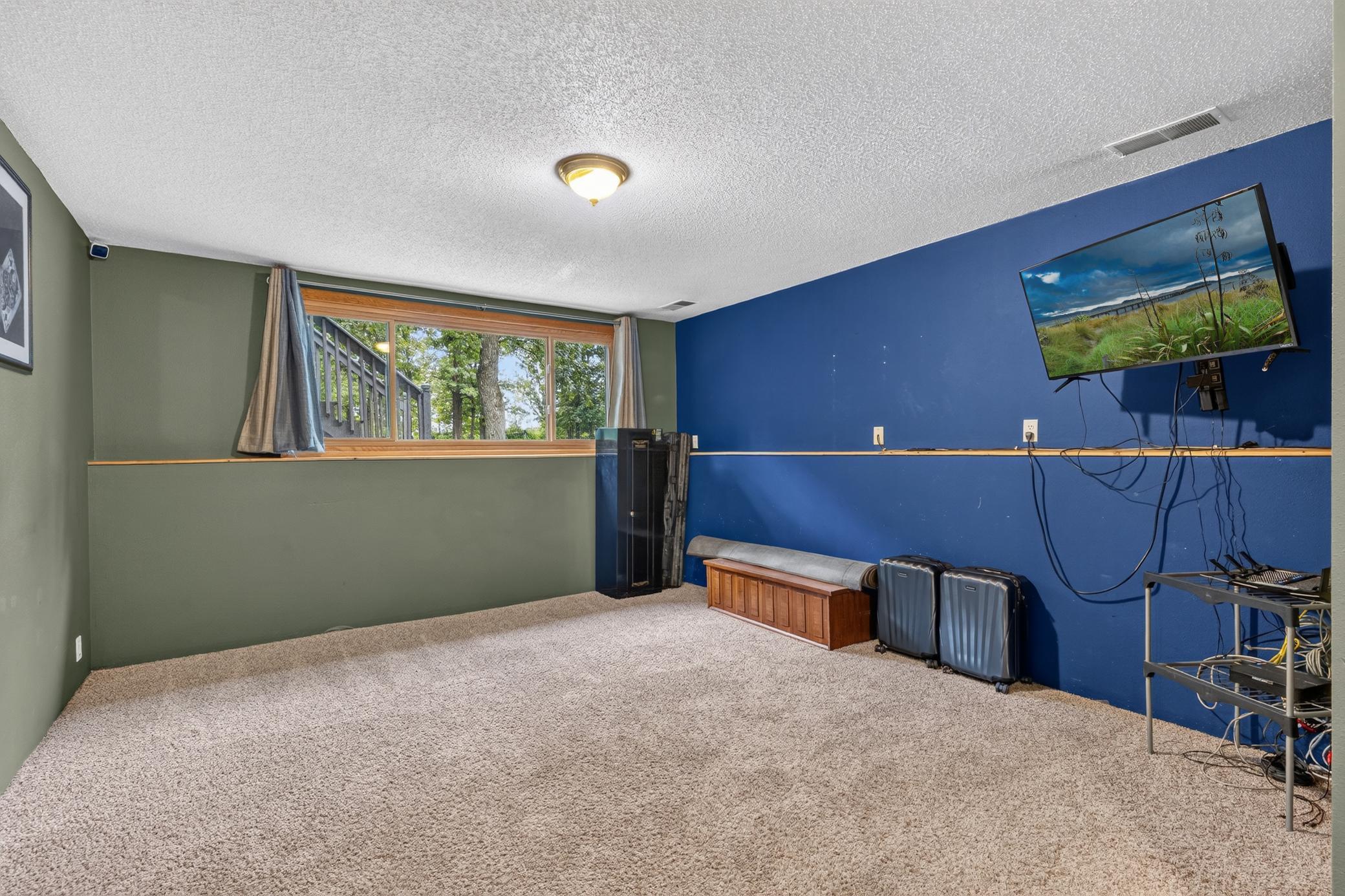 16046 Woodrow Road