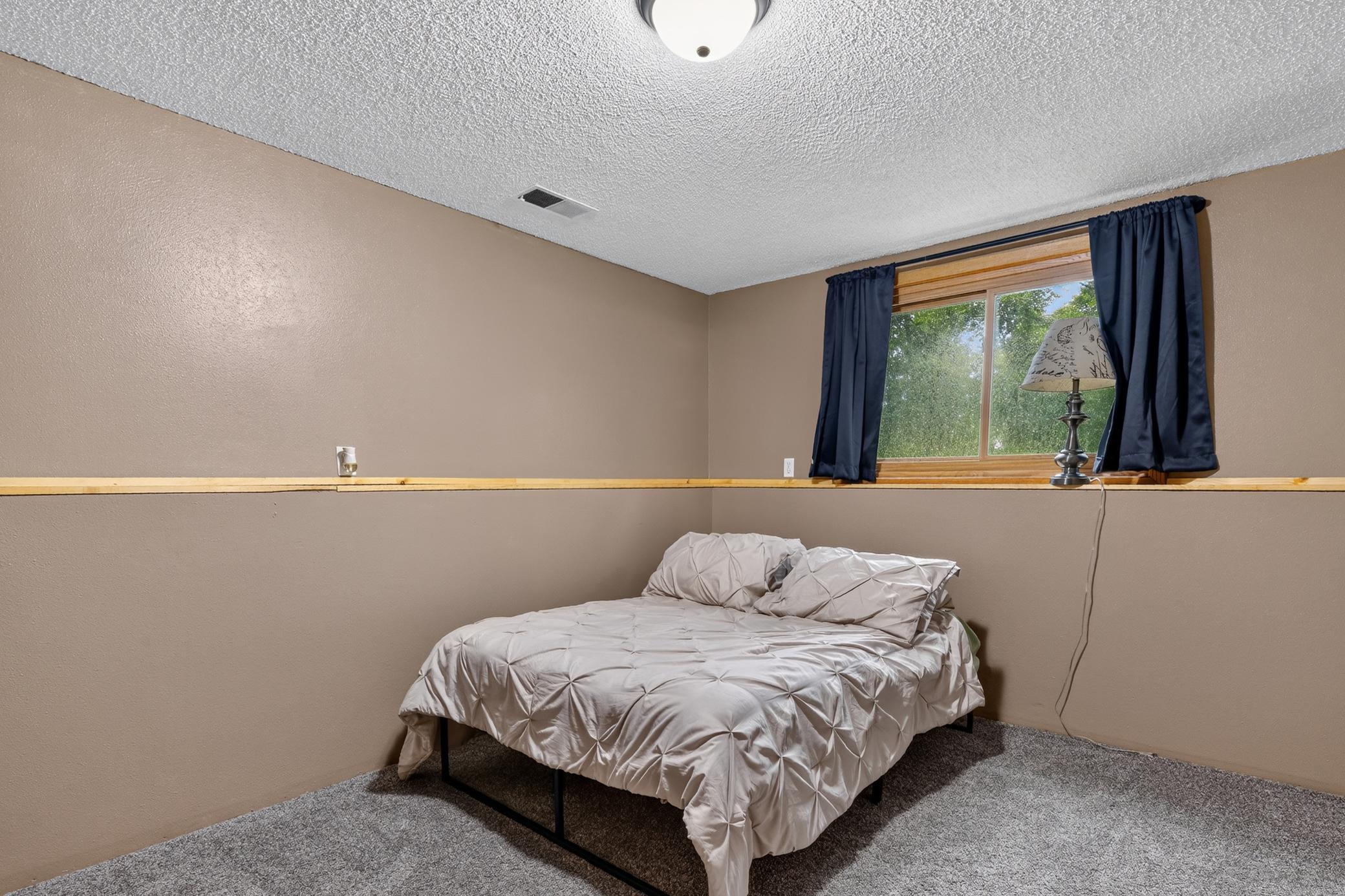 16046 Woodrow Road