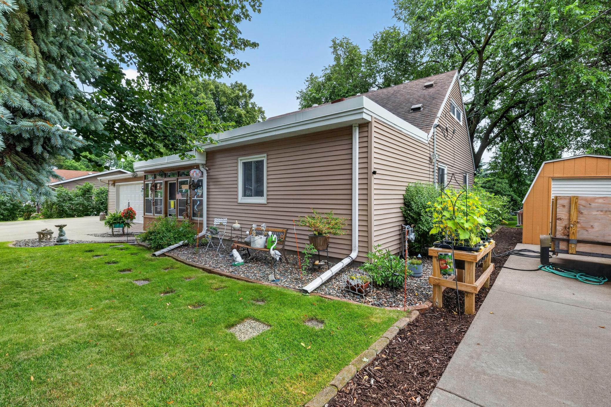 1112 Pine Tree Boulevard