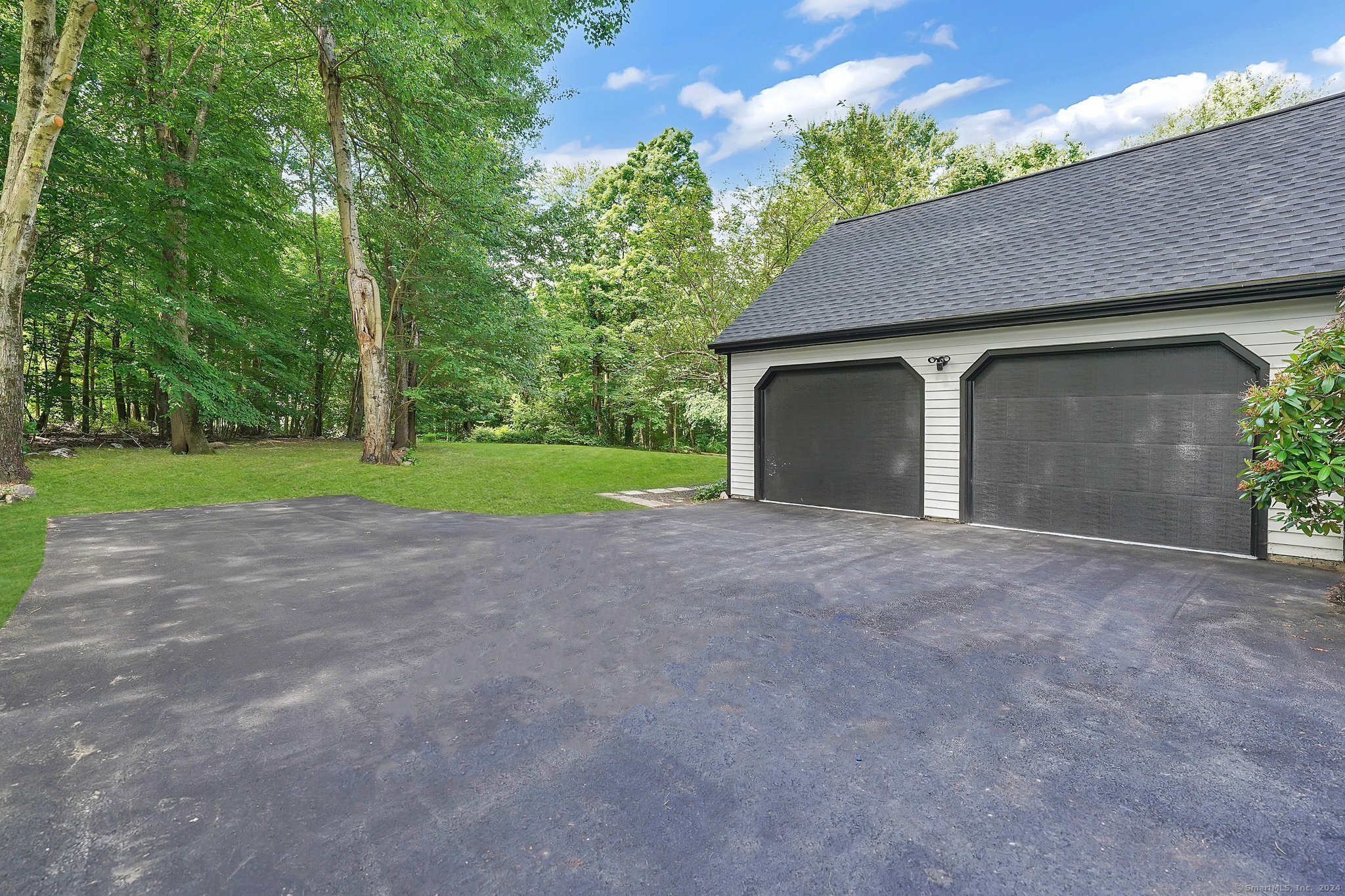 29 Colonial Drive