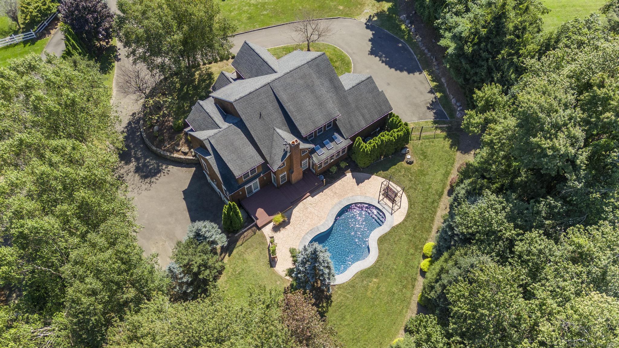17 Mohegan Road