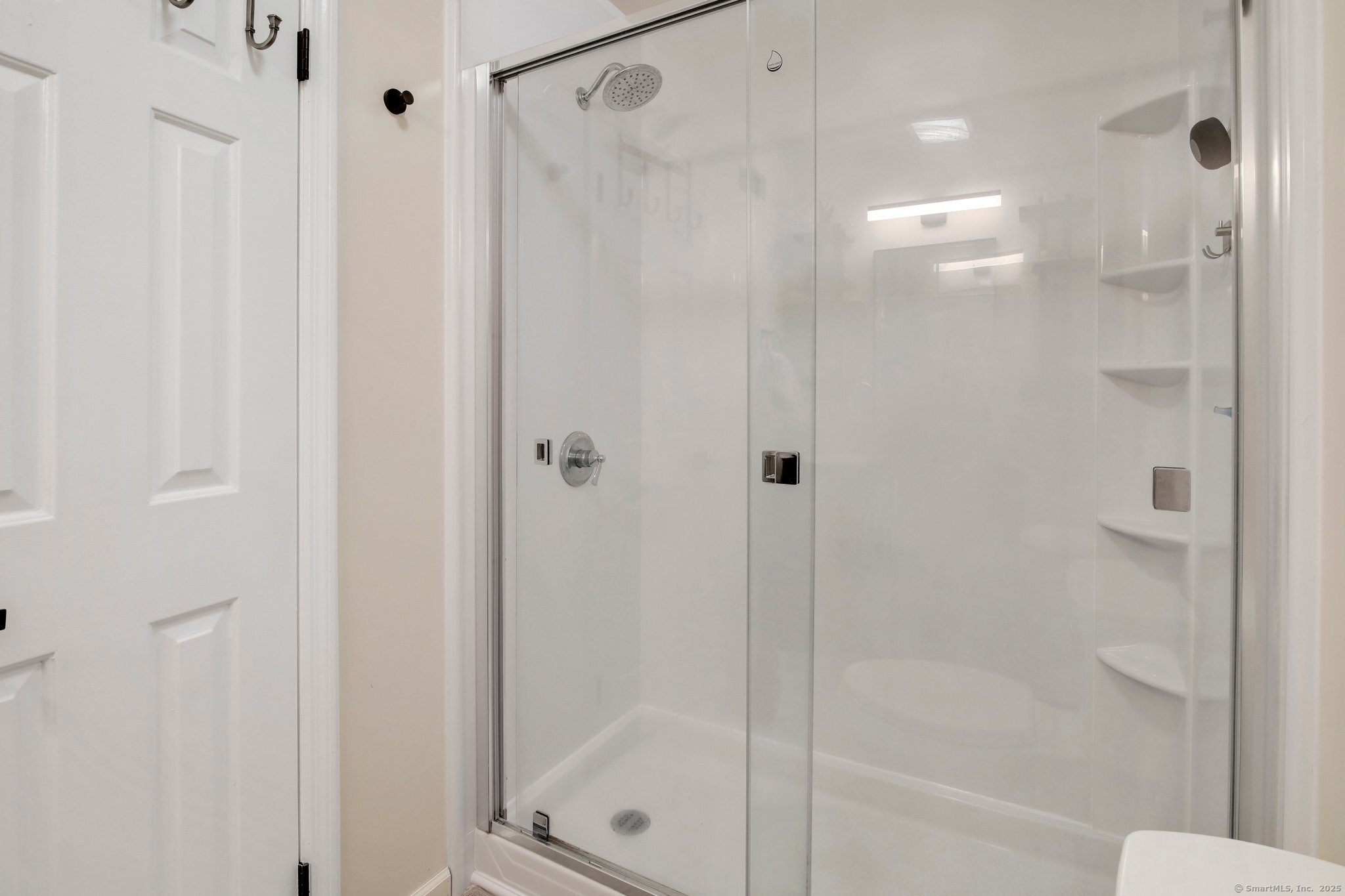 136 Newtown Avenue APT 6