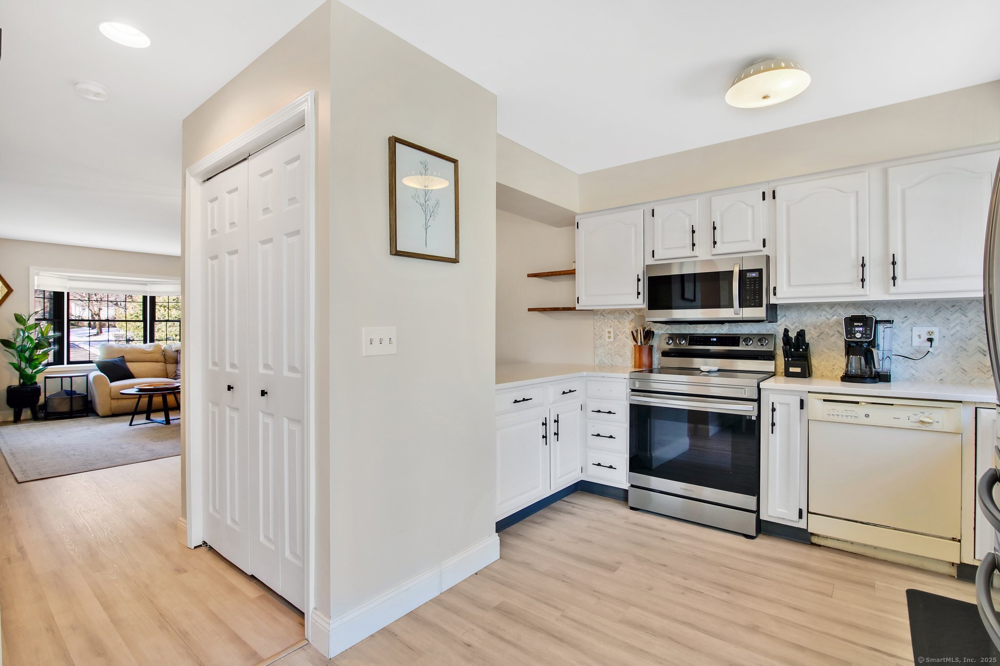 136 Newtown Avenue APT 6