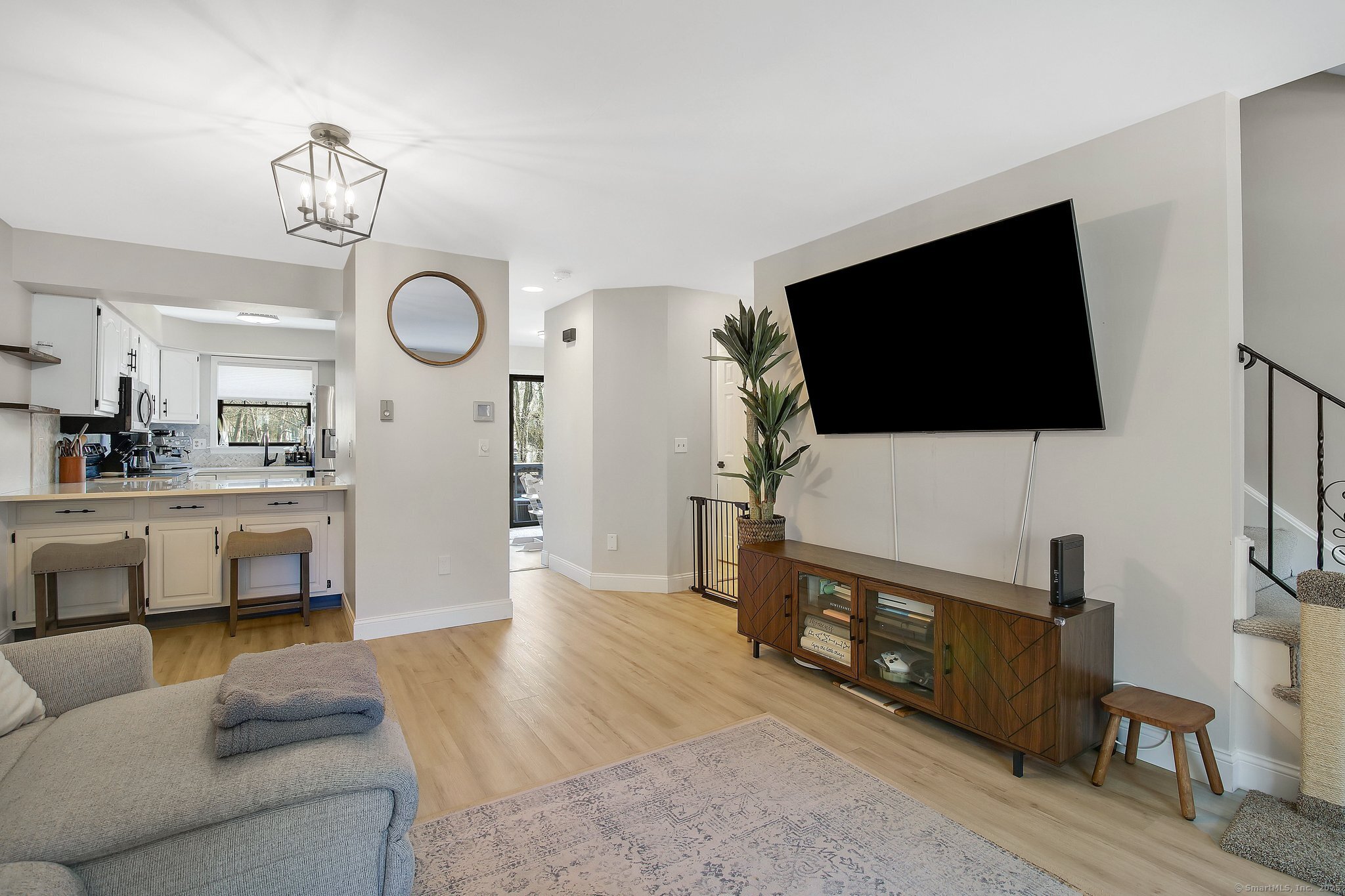 136 Newtown Avenue APT 6