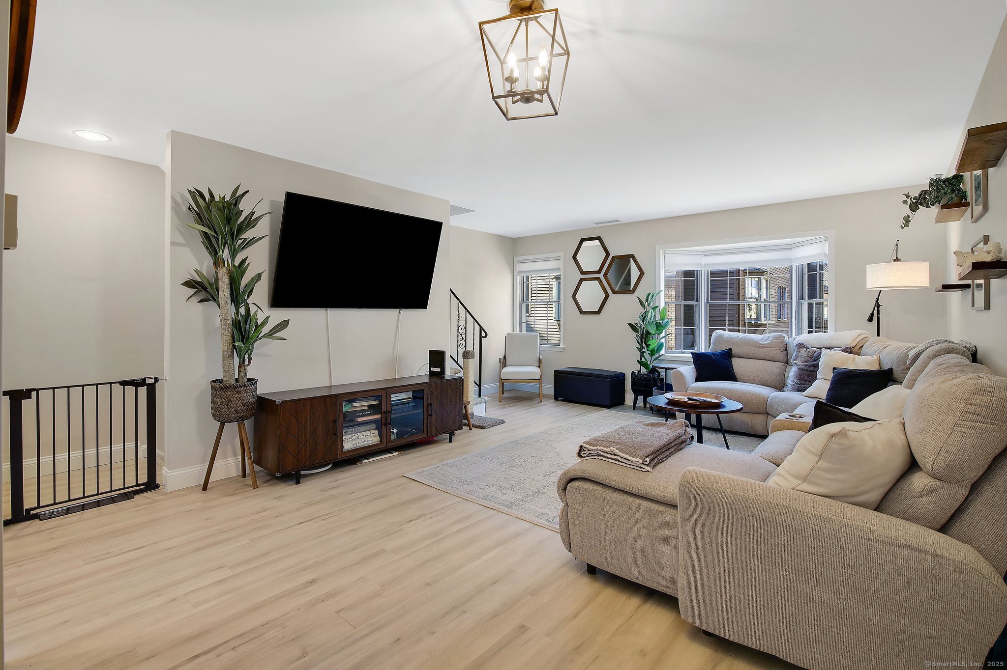 136 Newtown Avenue APT 6