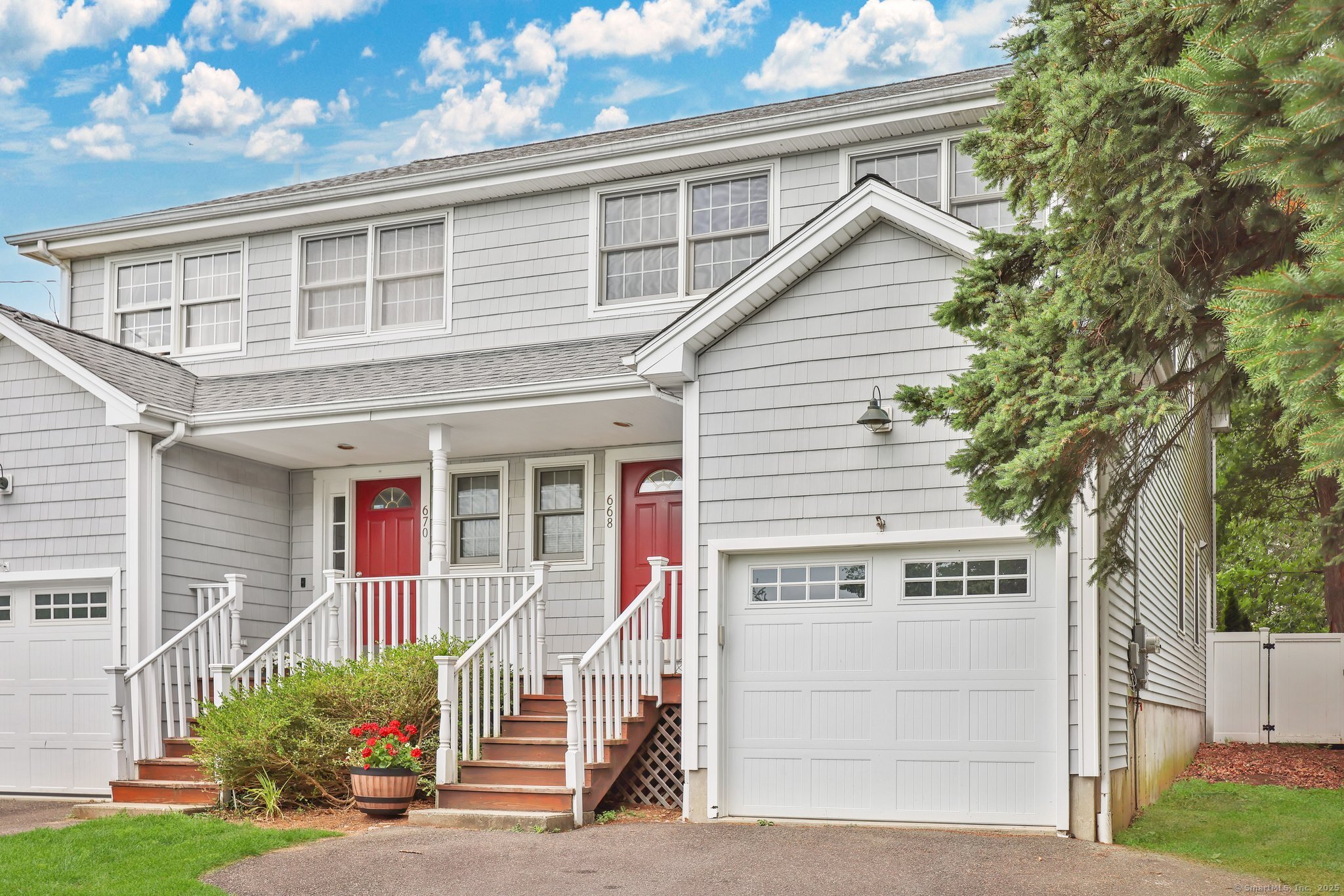 668 Kings Highway West 668