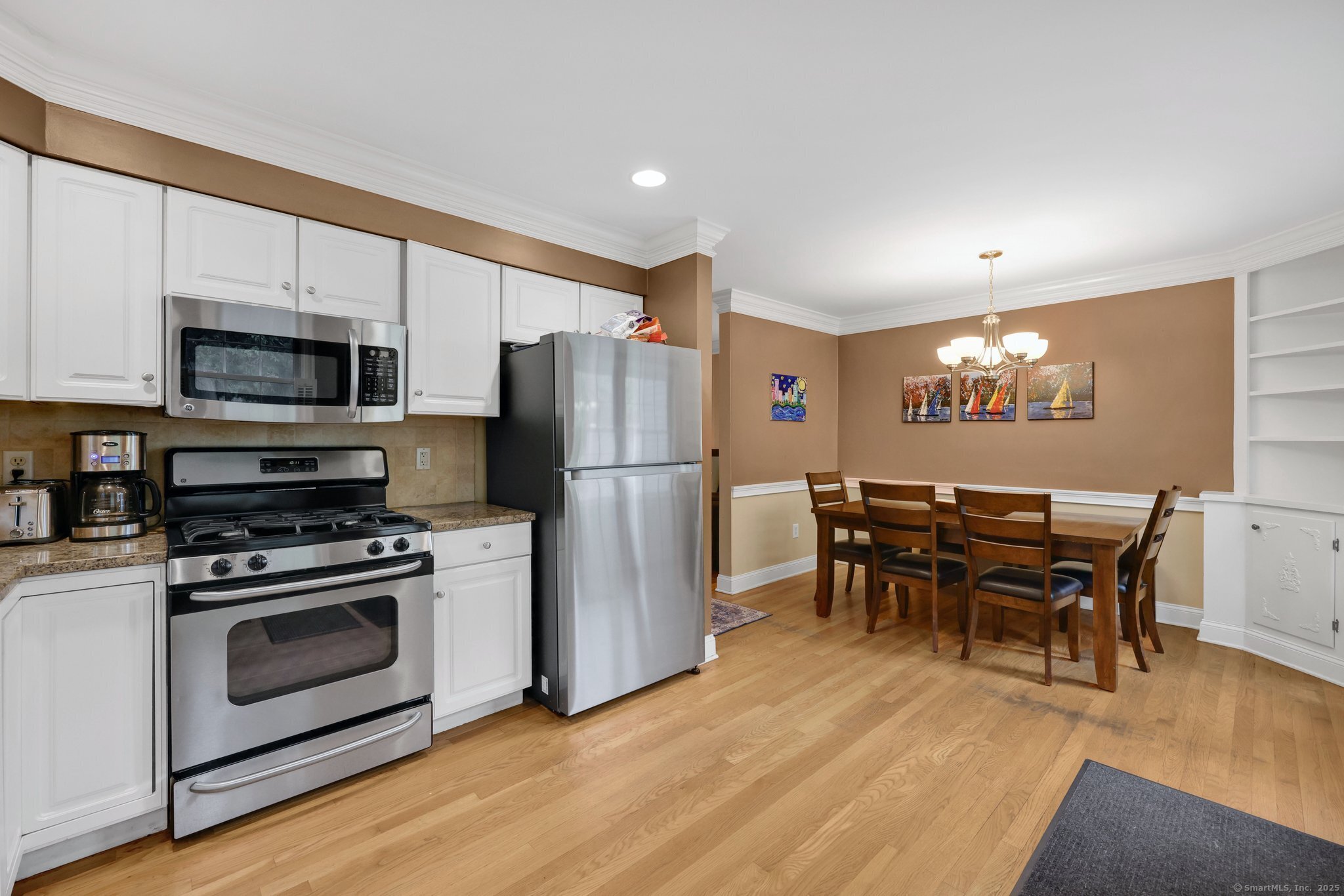 668 Kings Highway West 668