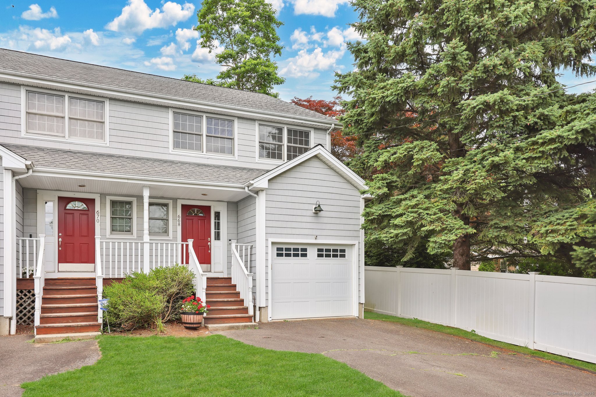 668 Kings Highway West 668