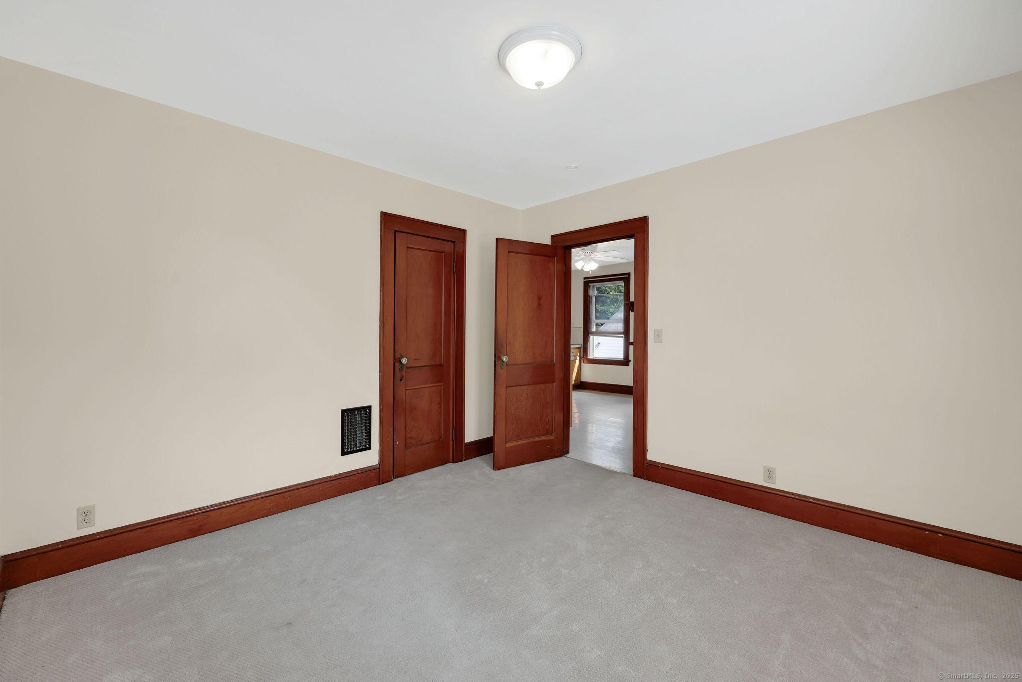 118 Burritt Avenue