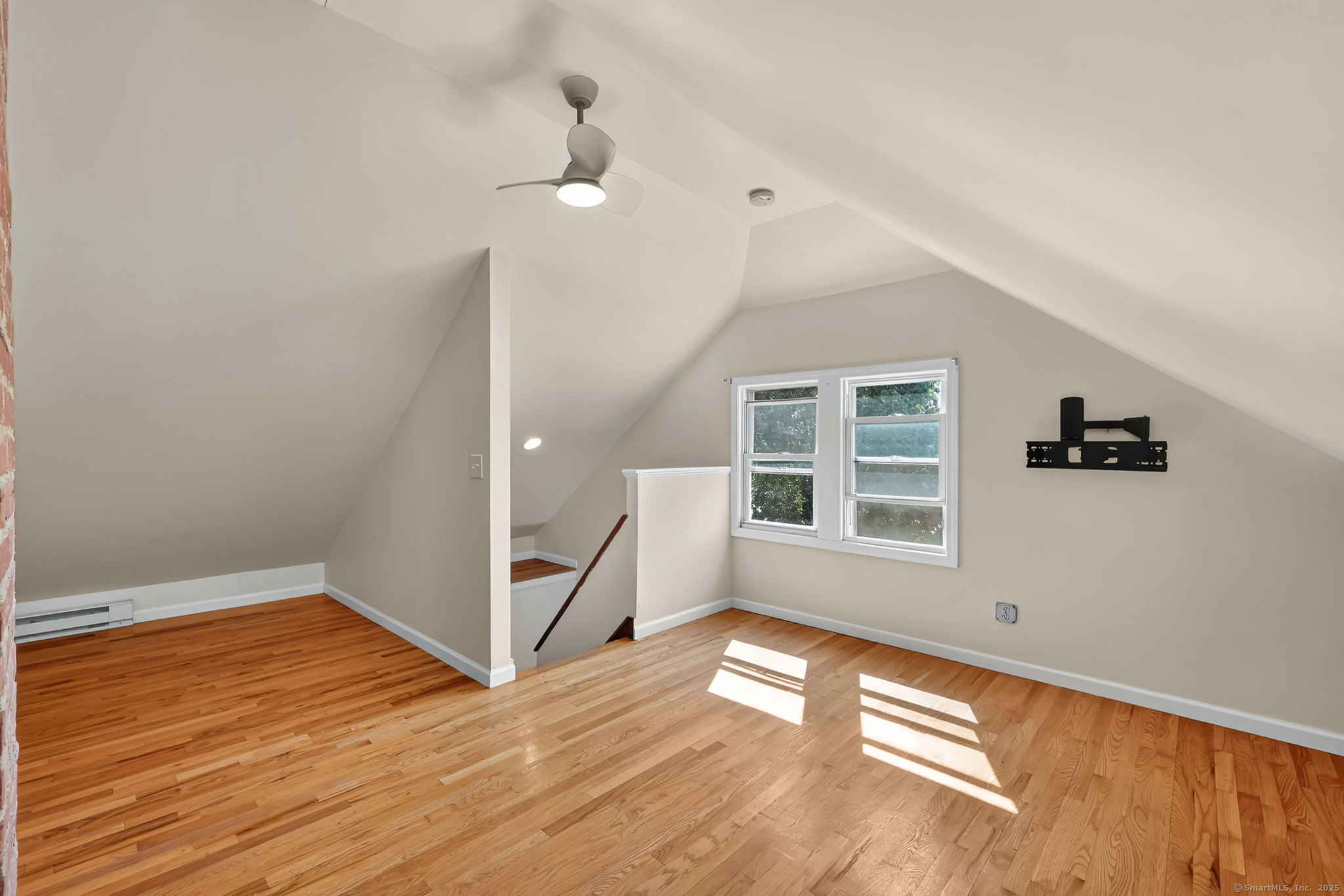 118 Burritt Avenue