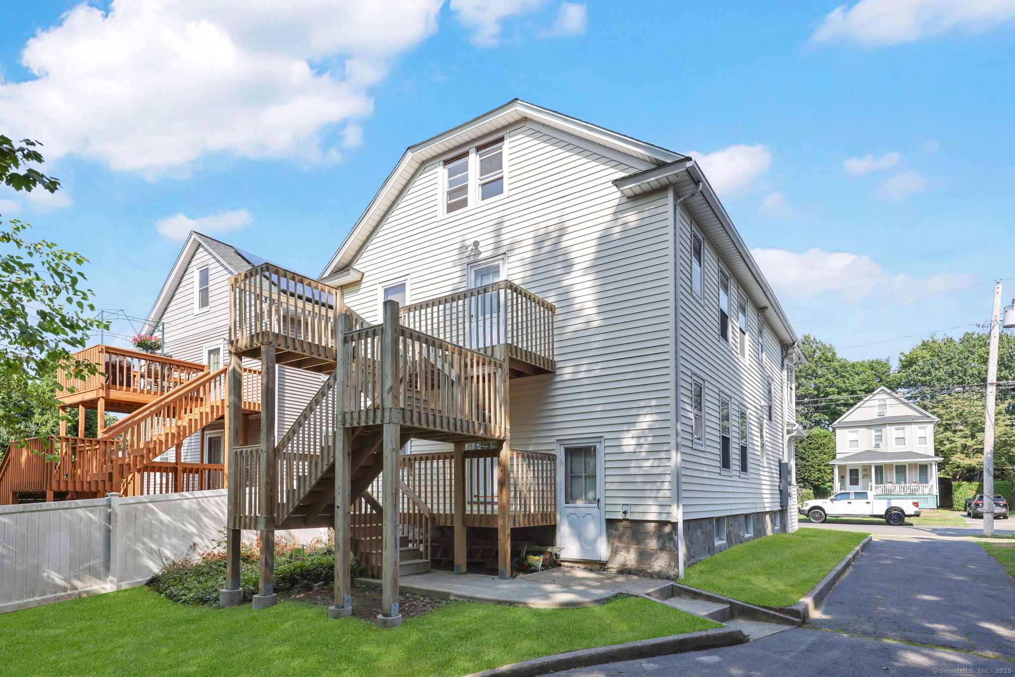 118 Burritt Avenue