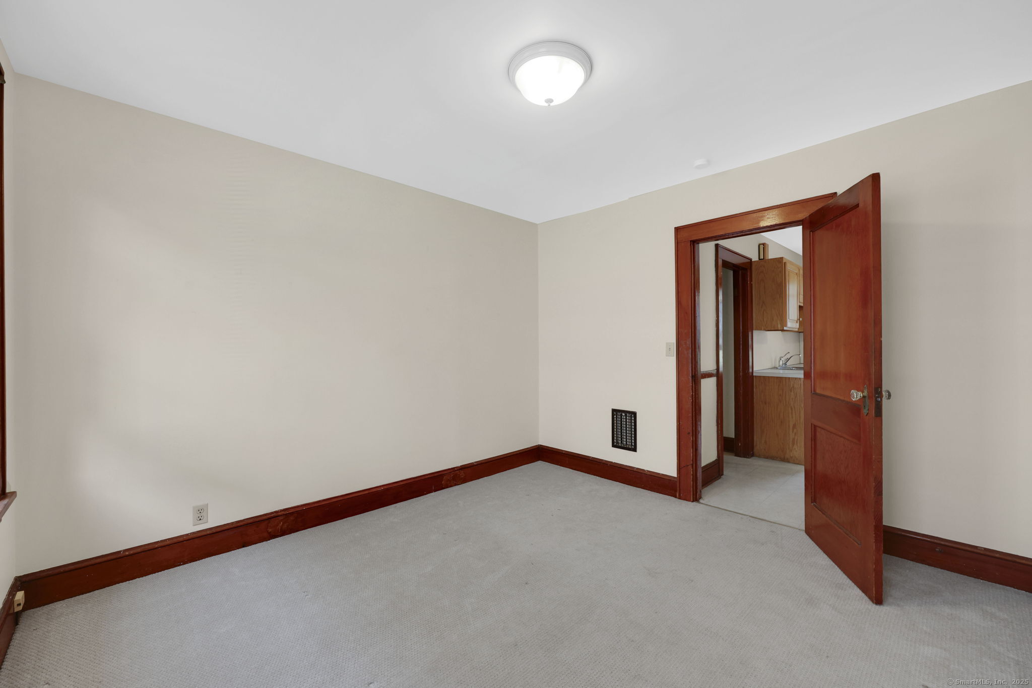 118 Burritt Avenue