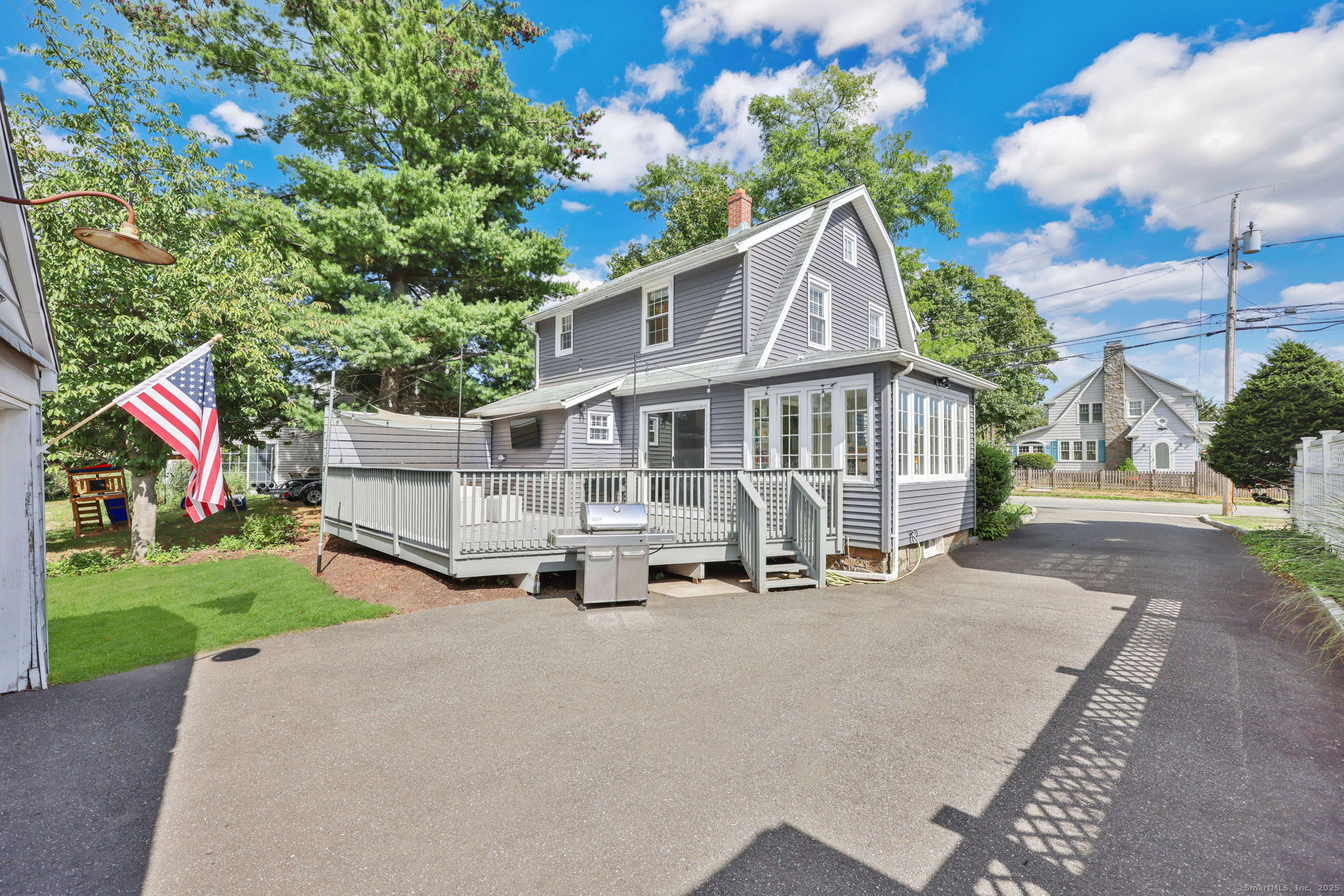 558 Riverside Drive