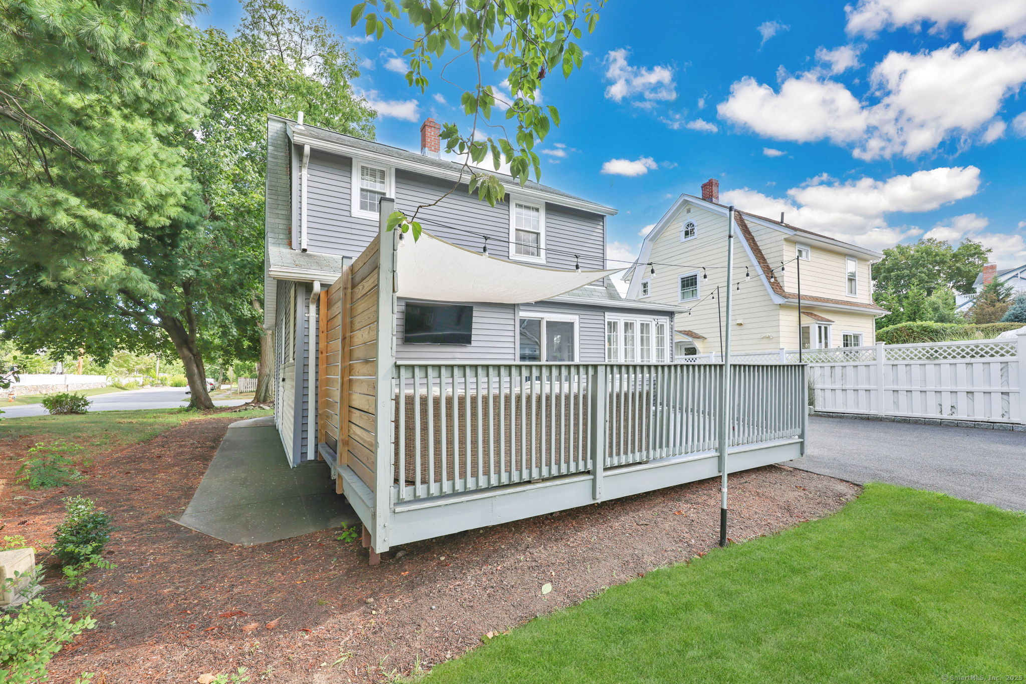 558 Riverside Drive