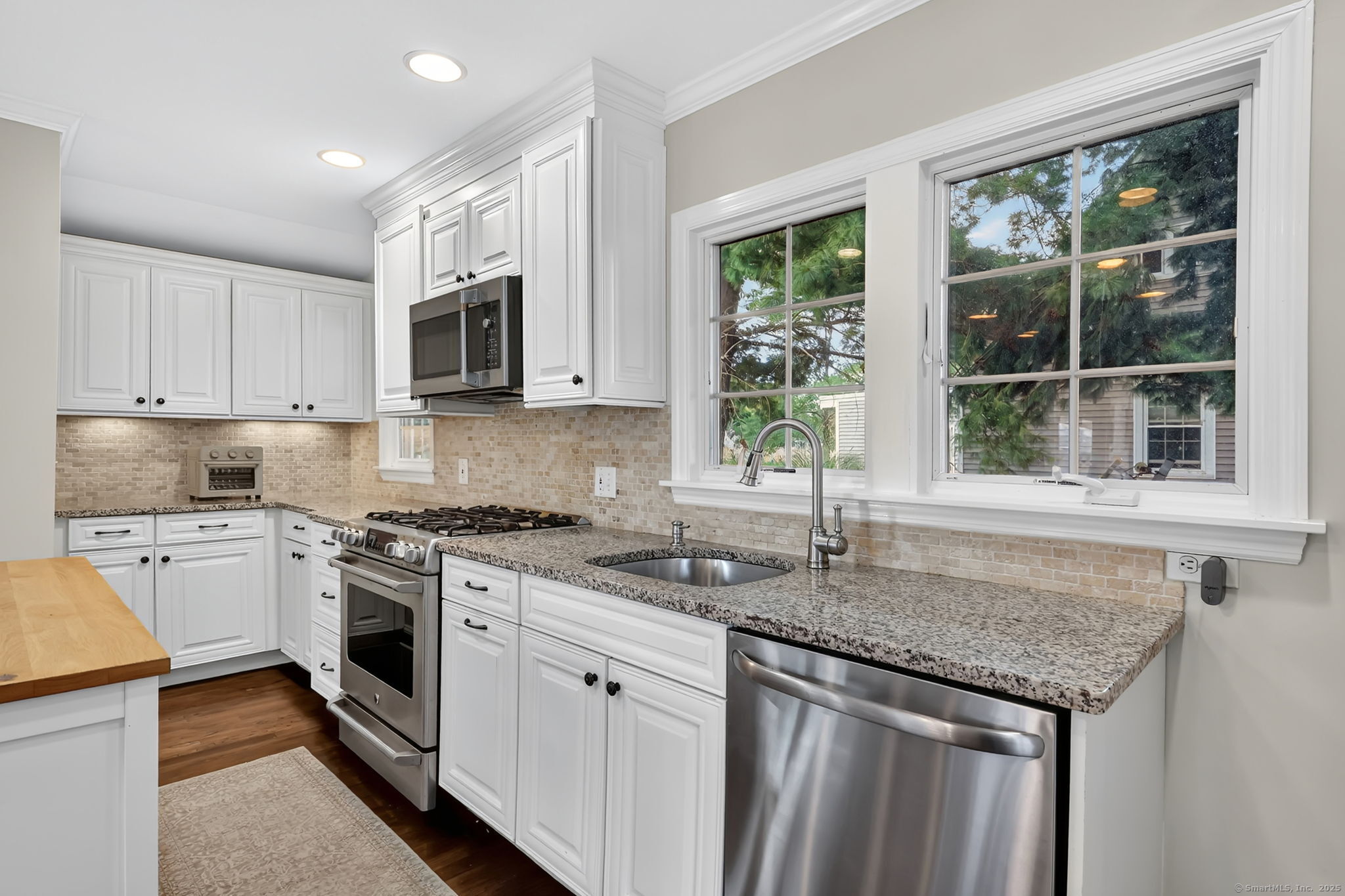 558 Riverside Drive