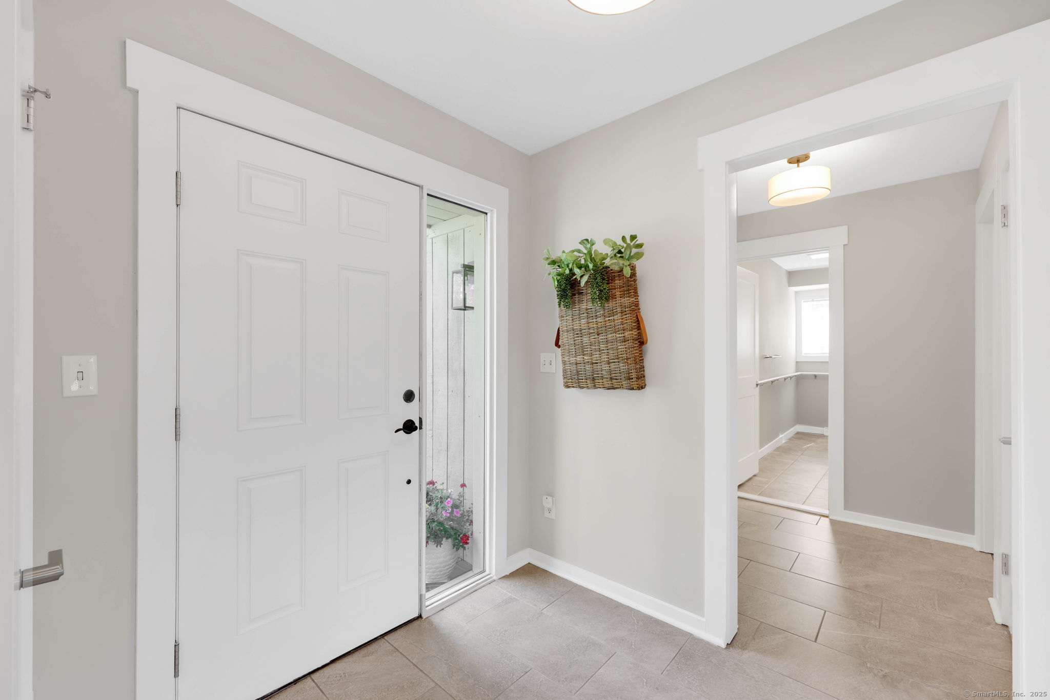 617 Cherokee Lane B