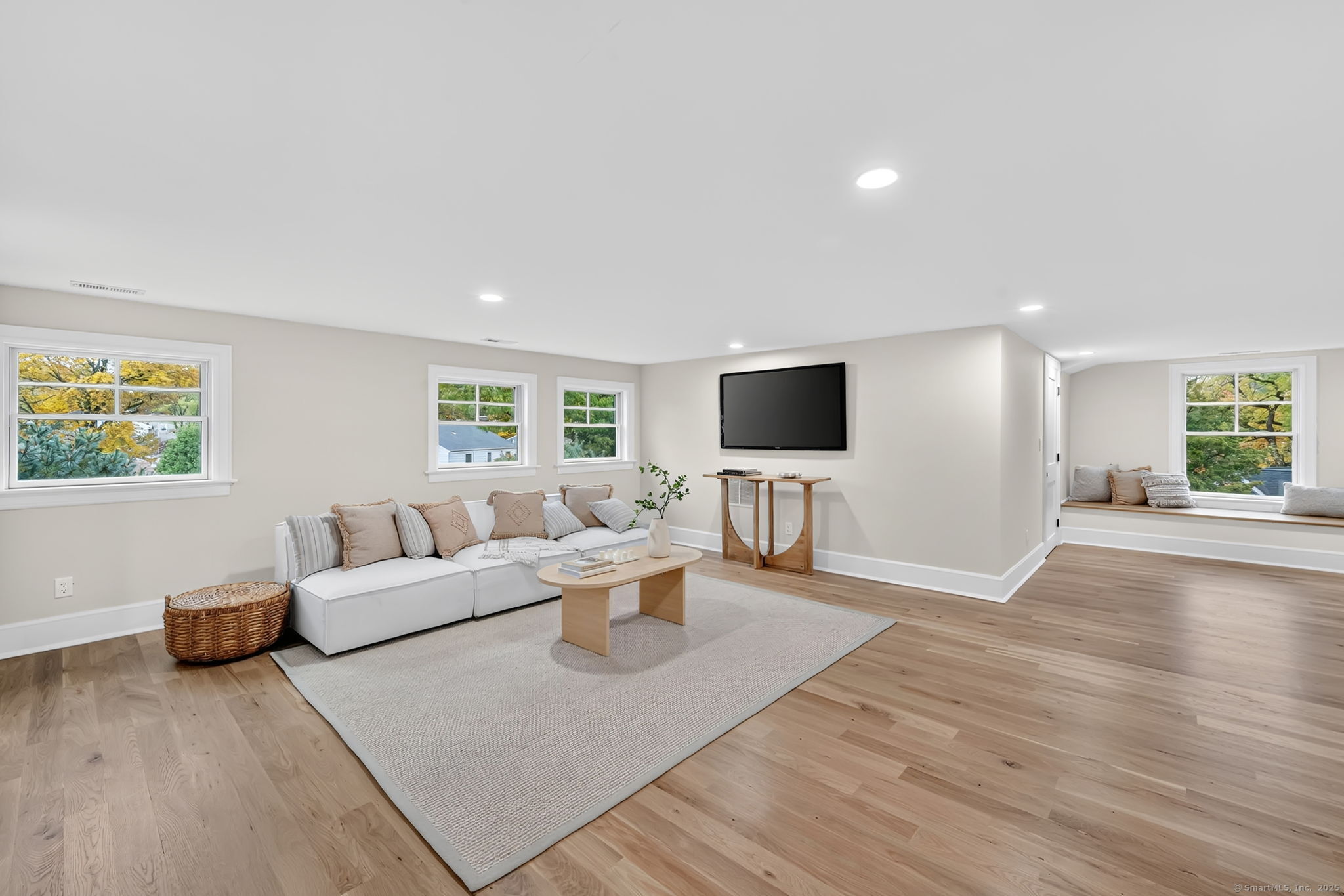 33 Middlebrook Place