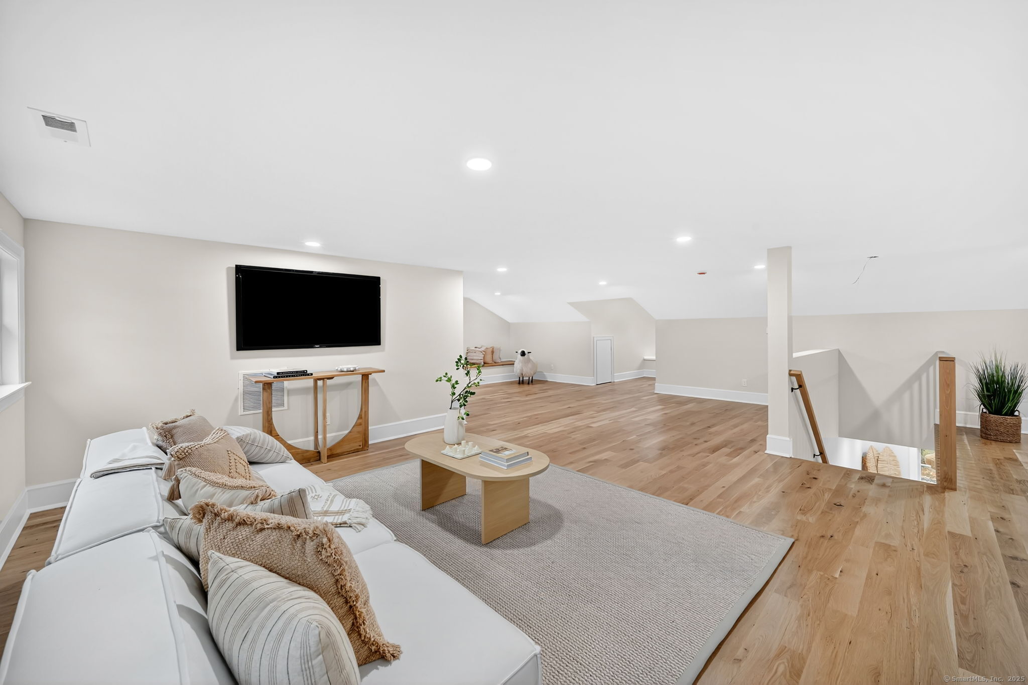 33 Middlebrook Place