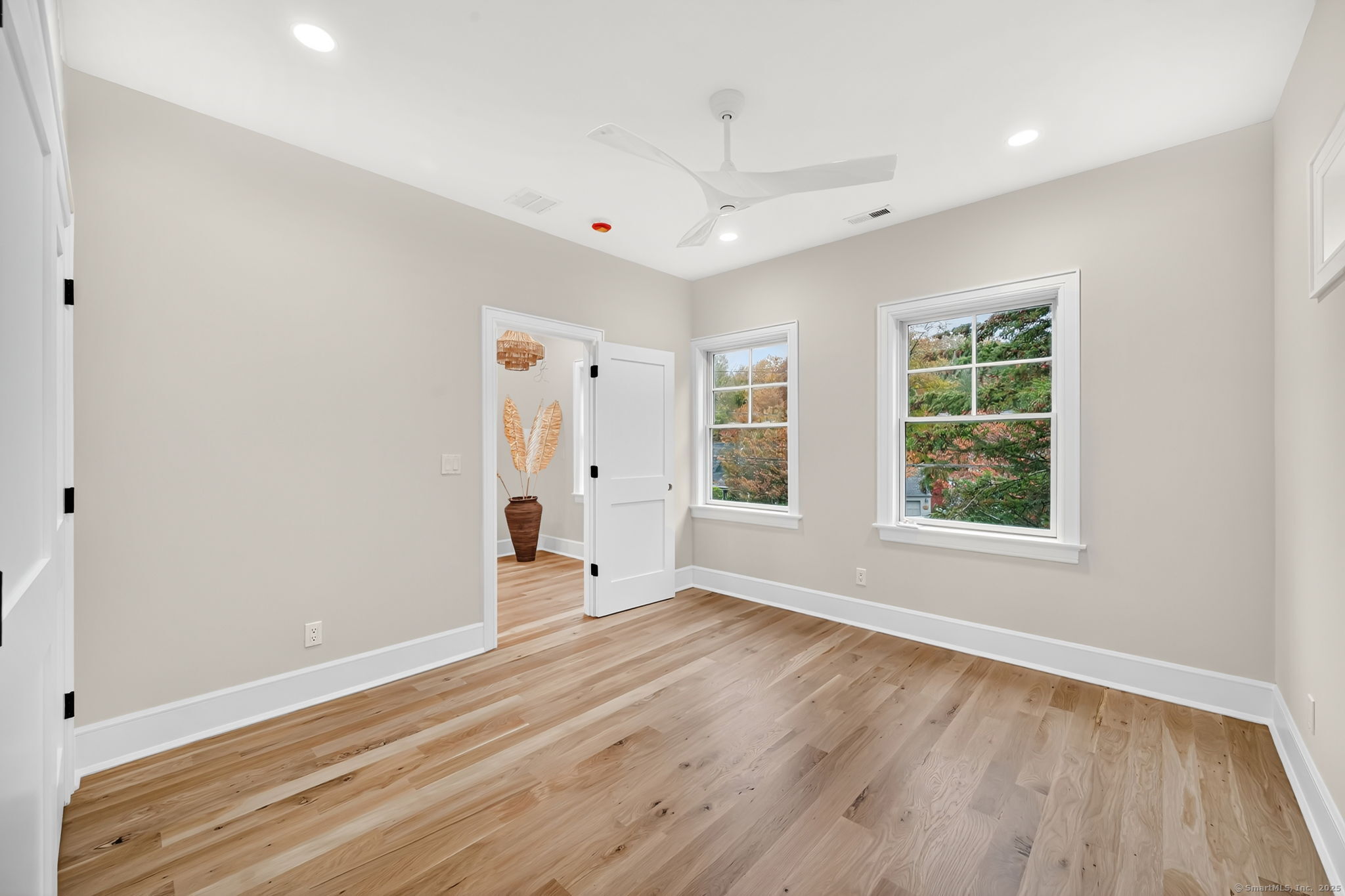 33 Middlebrook Place