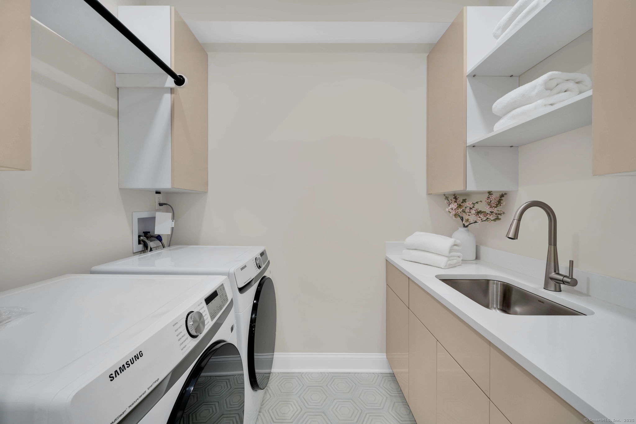 33 Middlebrook Place