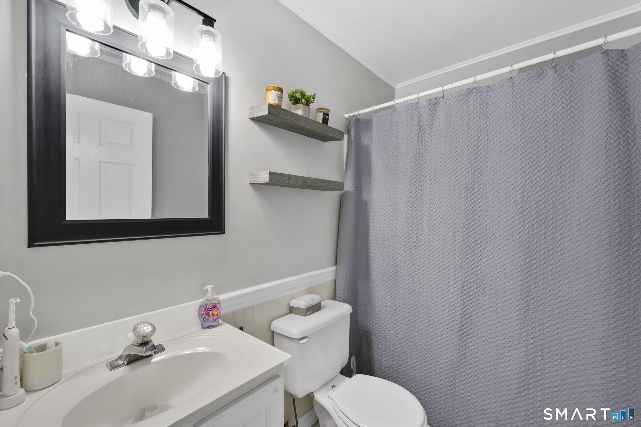 39 Coram Road APT 5
