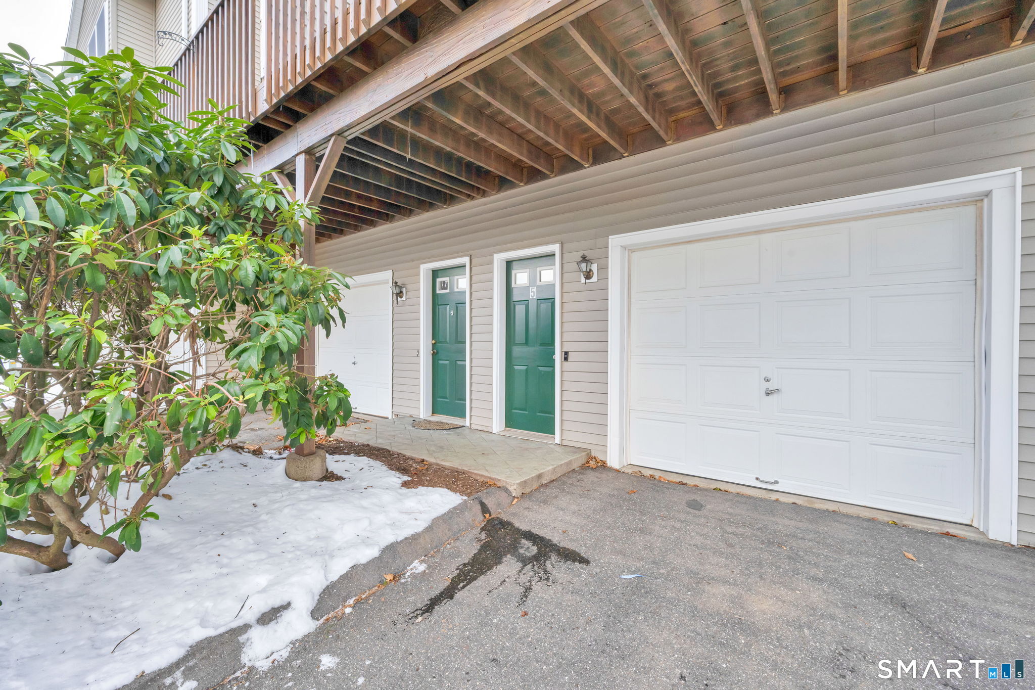 39 Coram Road APT 5
