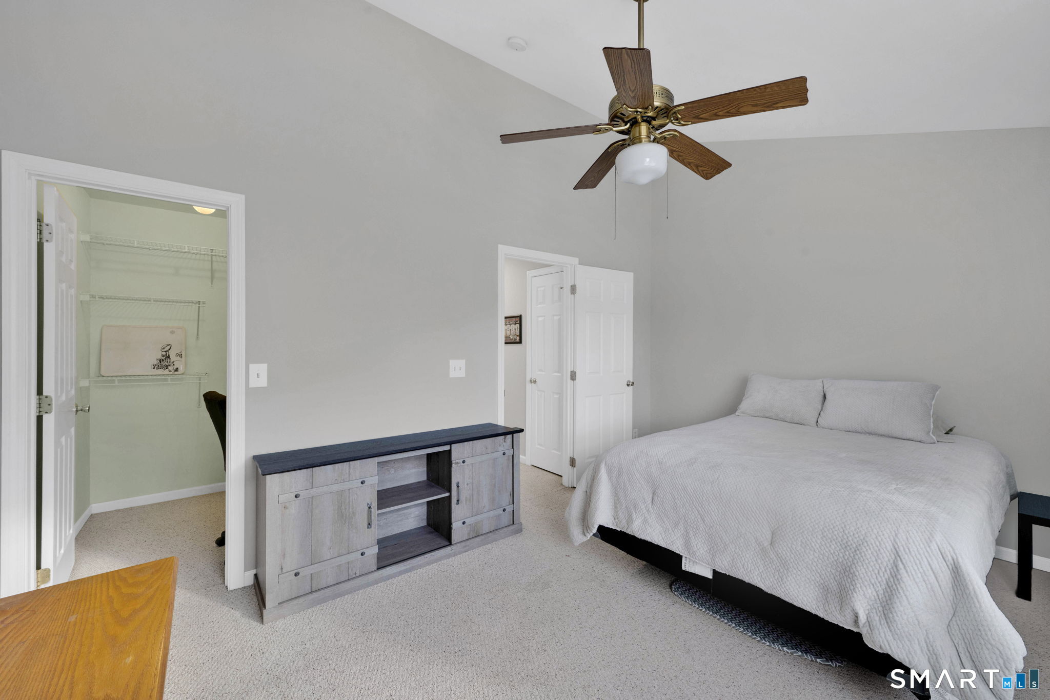 39 Coram Road APT 5