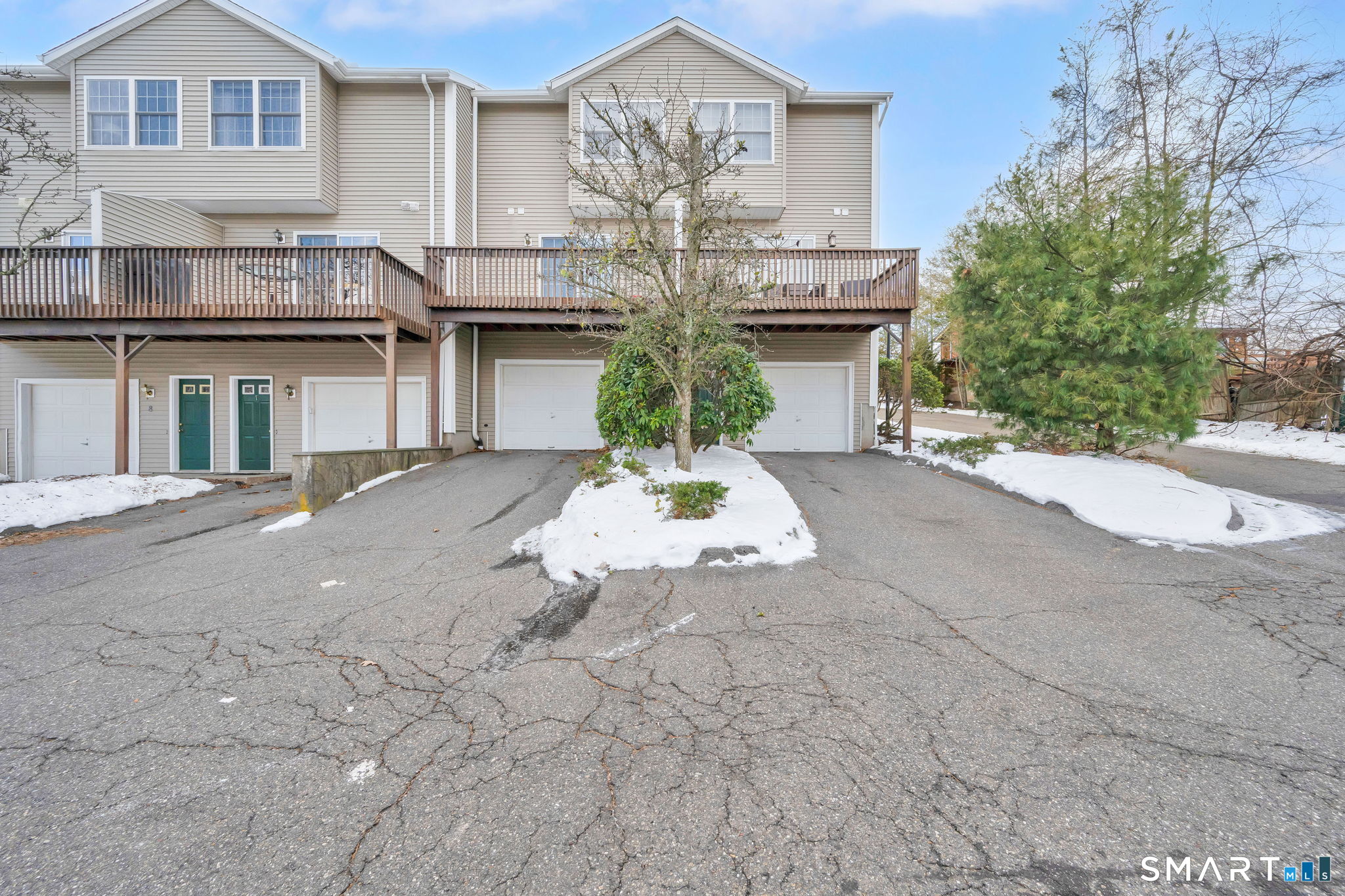 39 Coram Road APT 5