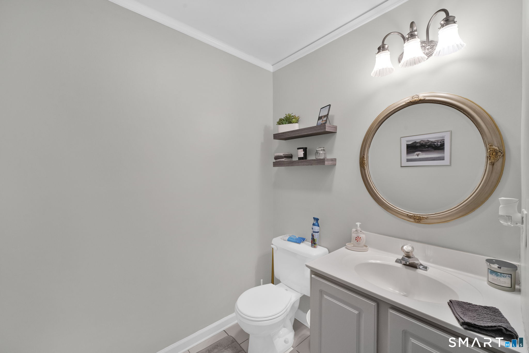 39 Coram Road APT 5